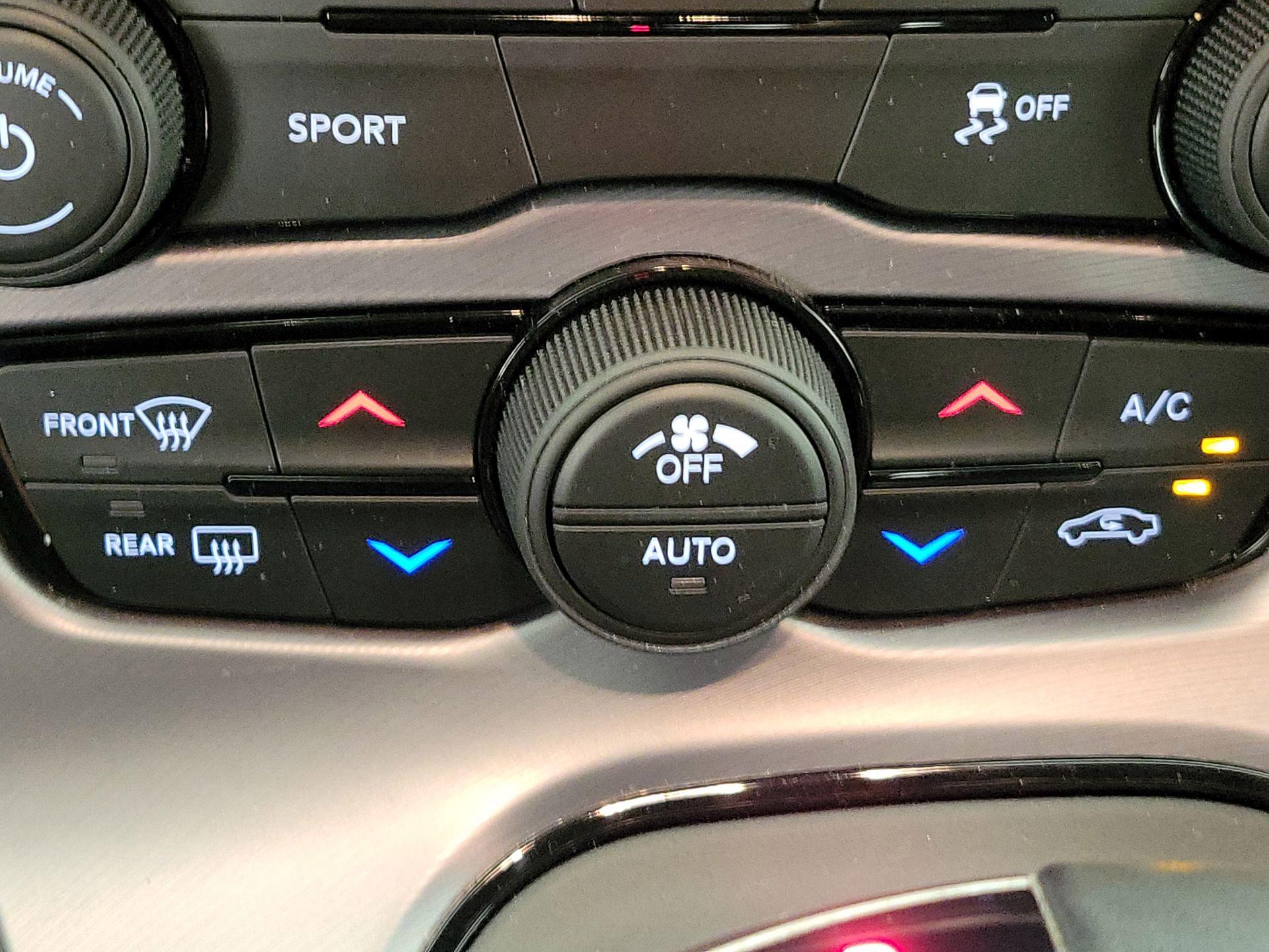 Thumbnail: 2019 Dodge Challenger - 16