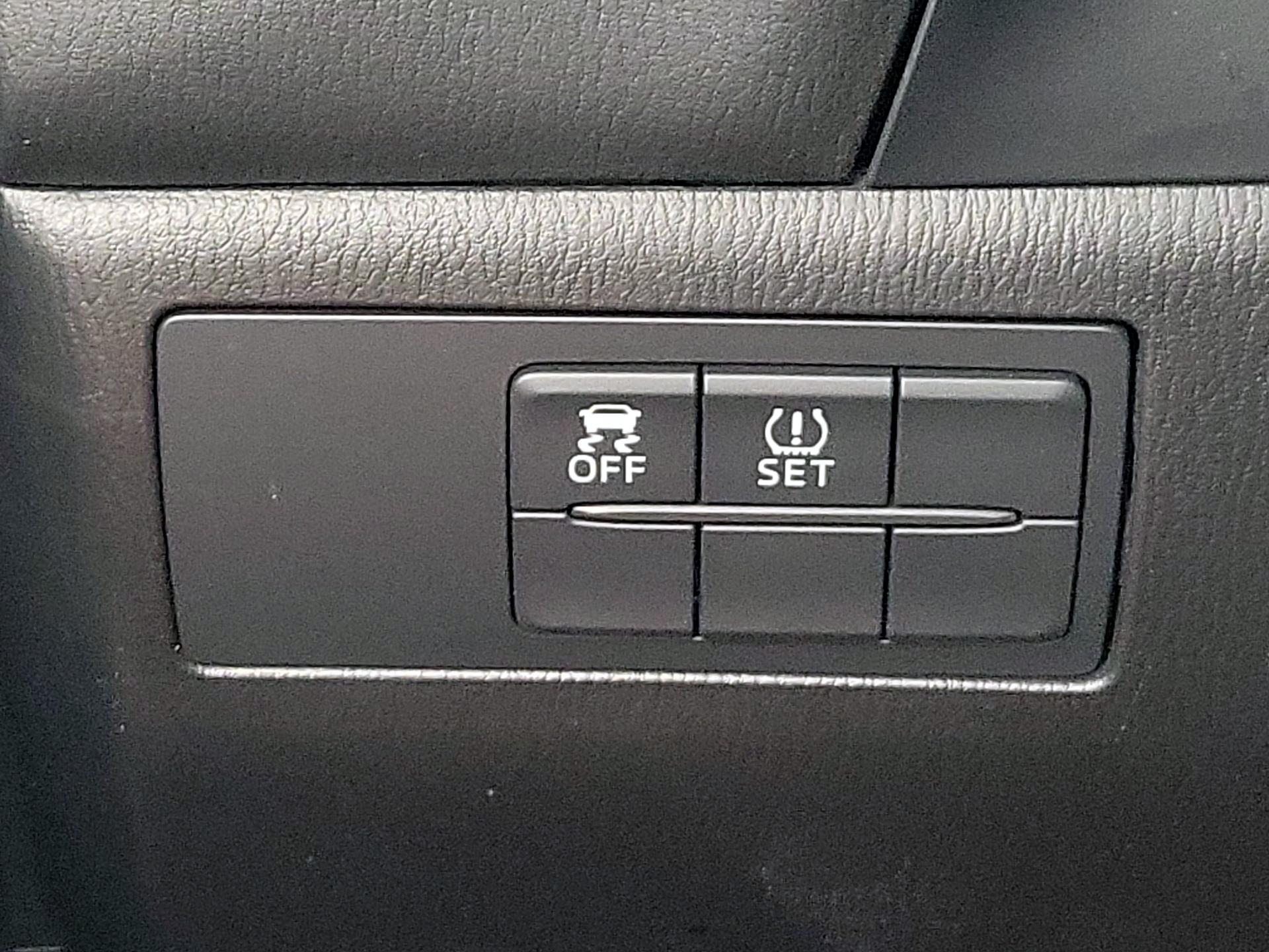 Thumbnail: 2016 Mazda Mazda3 - 13