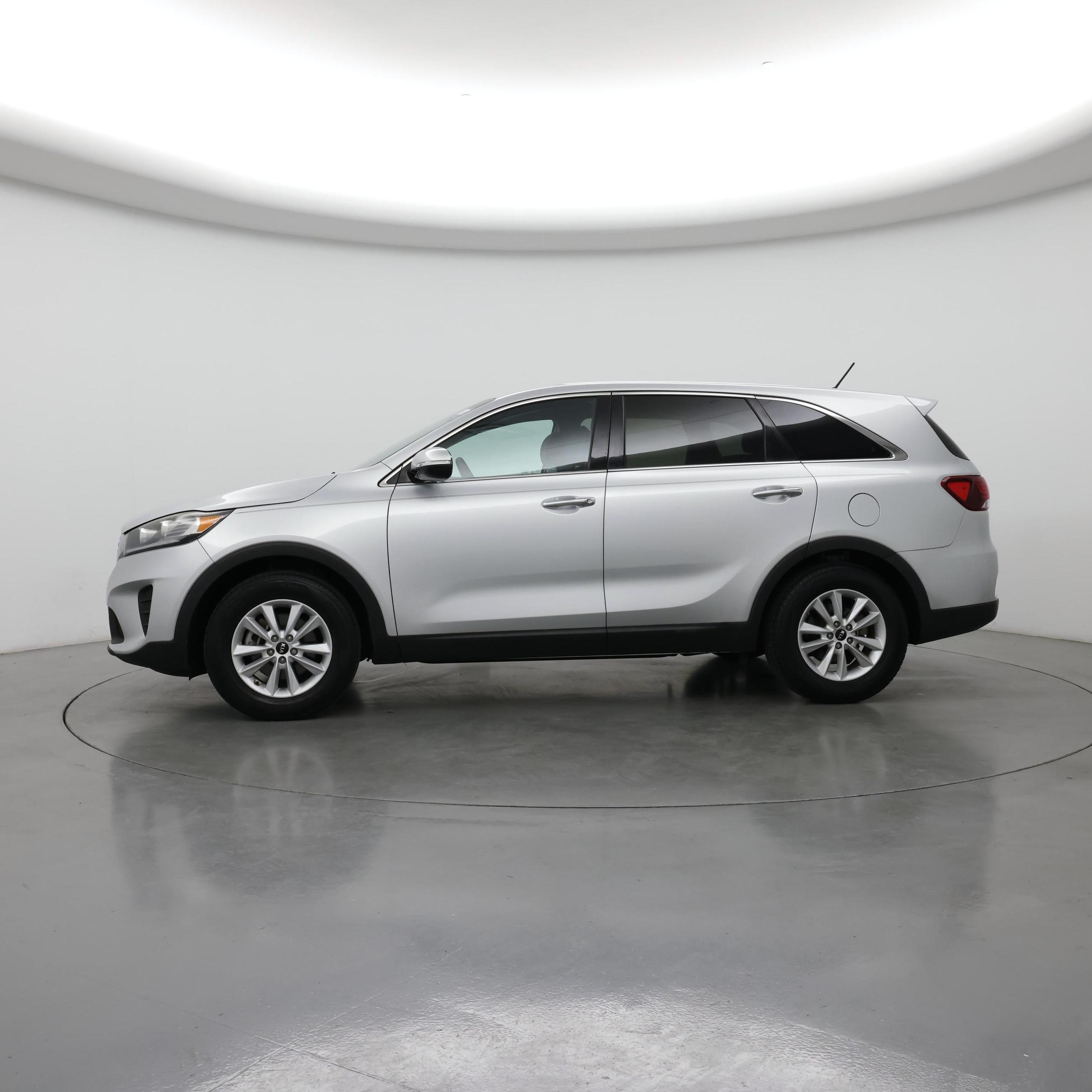 Thumbnail: 2020 Kia Sorento - 3
