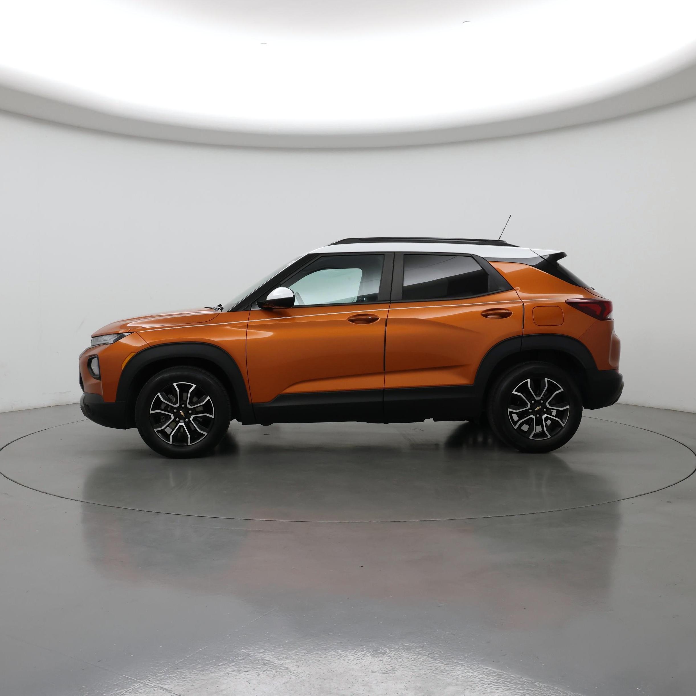 Thumbnail: 2022 Chevrolet TrailBlazer - 3