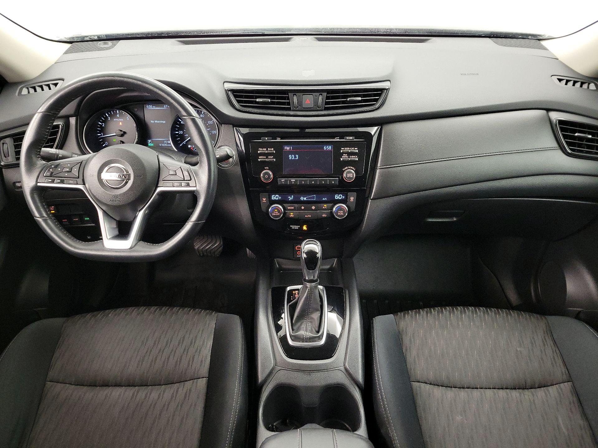 Thumbnail: 2017 Nissan Rogue - 9