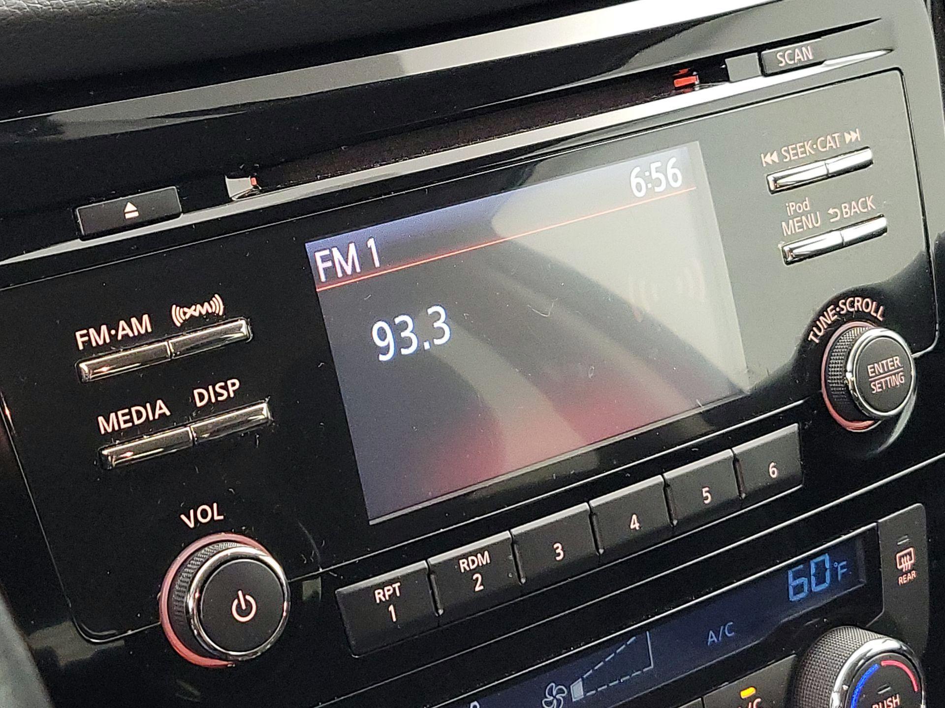 Thumbnail: 2017 Nissan Rogue - 15