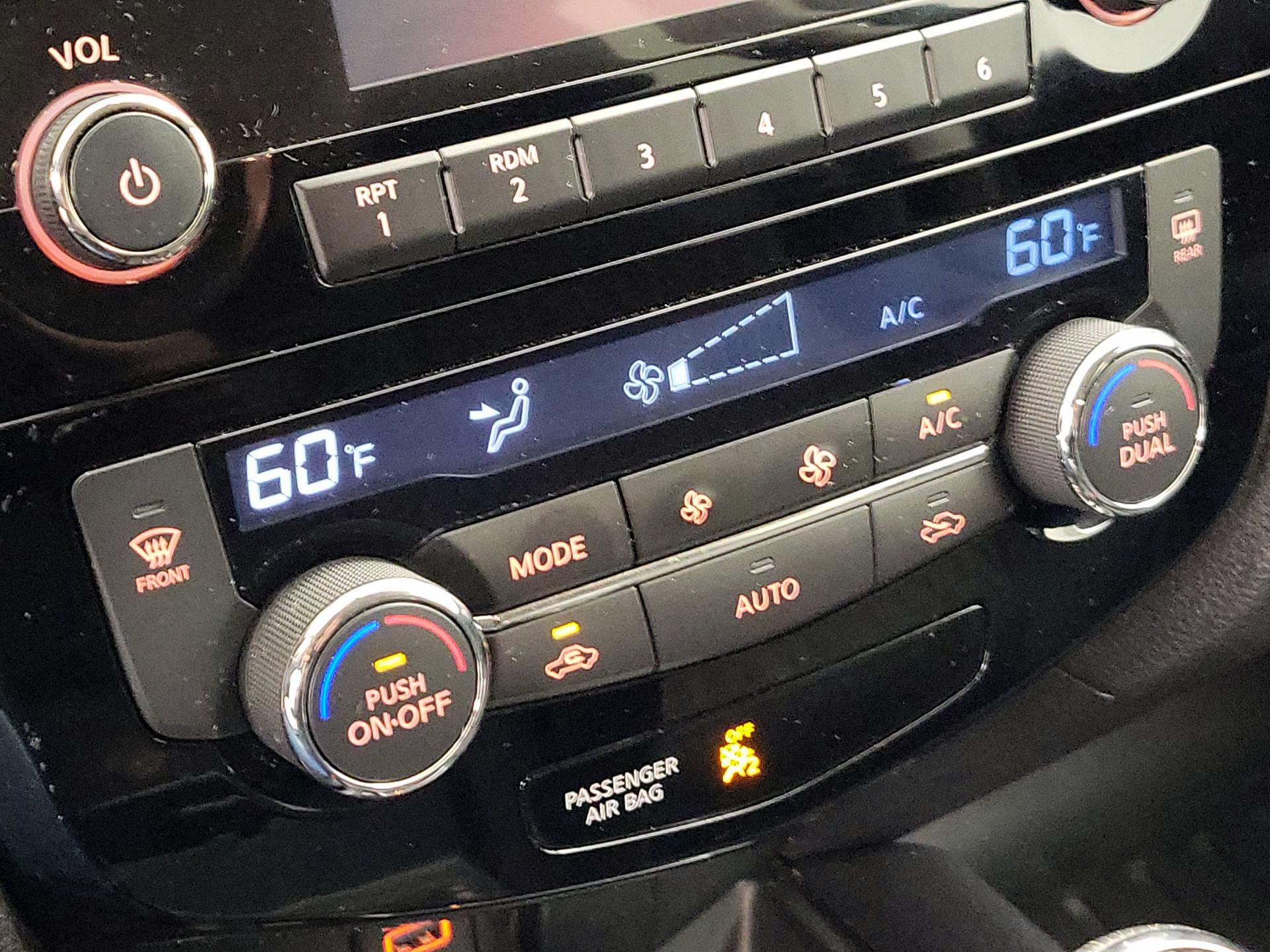 Thumbnail: 2017 Nissan Rogue - 16