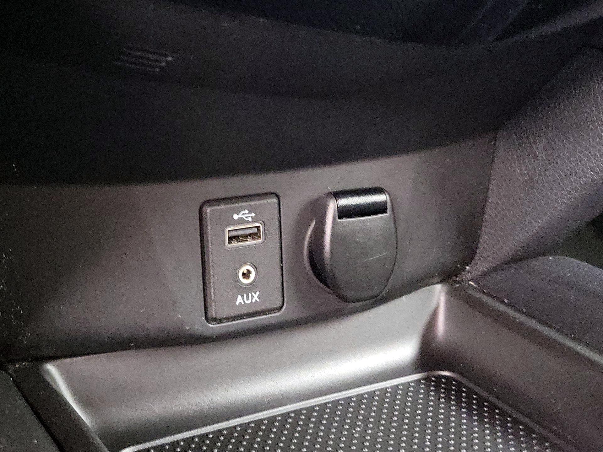 Thumbnail: 2017 Nissan Rogue - 18