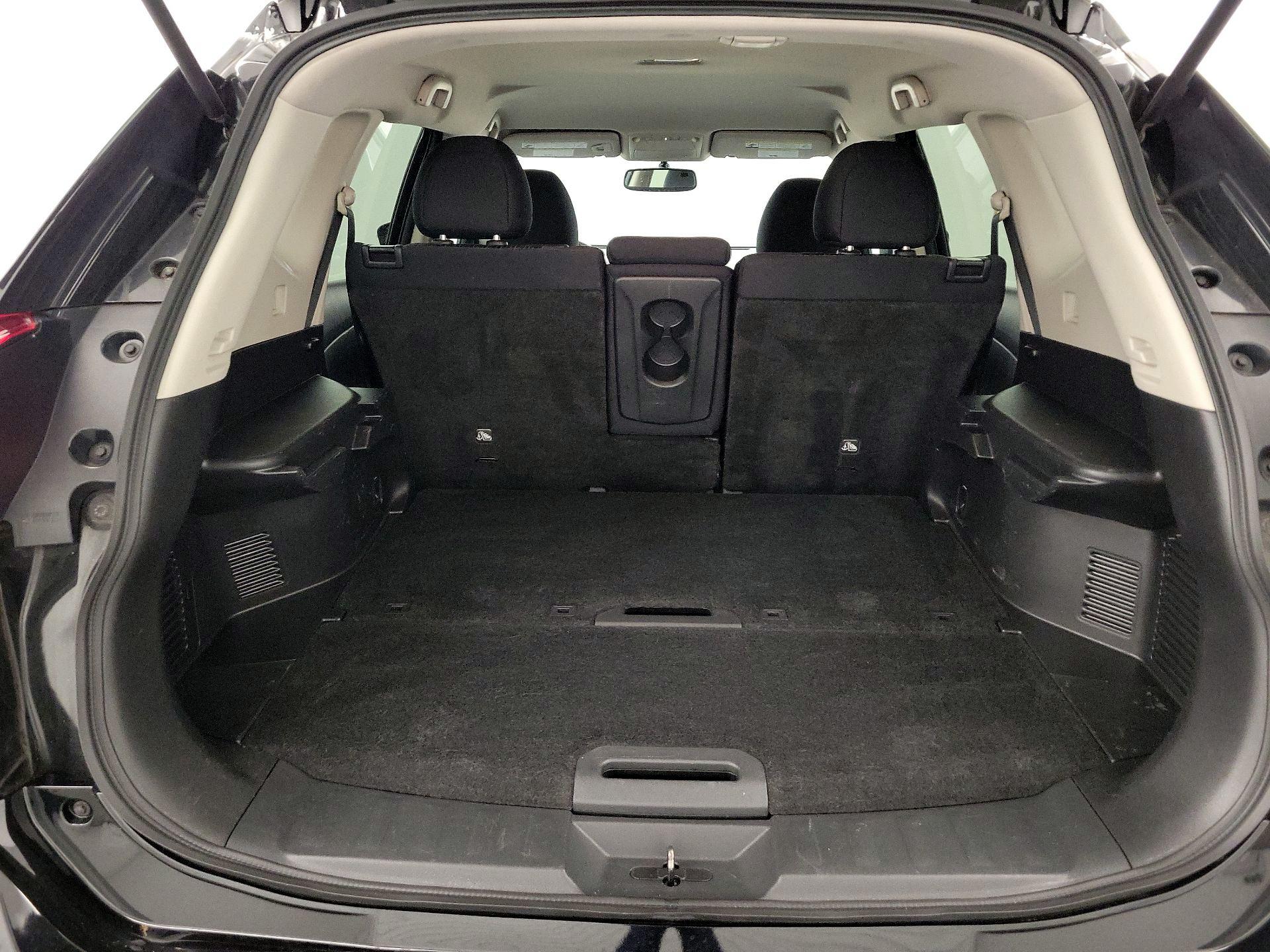 Thumbnail: 2017 Nissan Rogue - 20