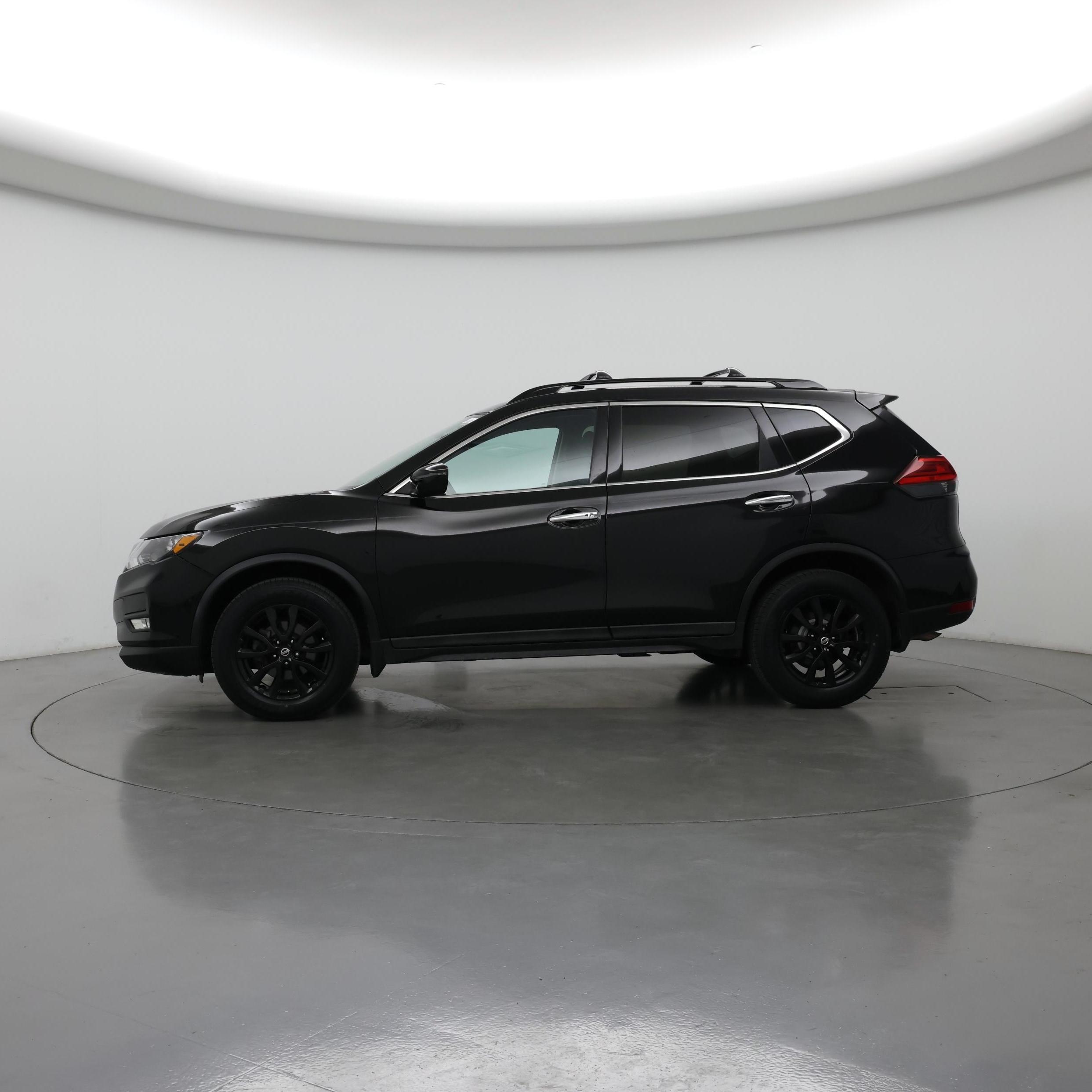 Thumbnail: 2017 Nissan Rogue - 3