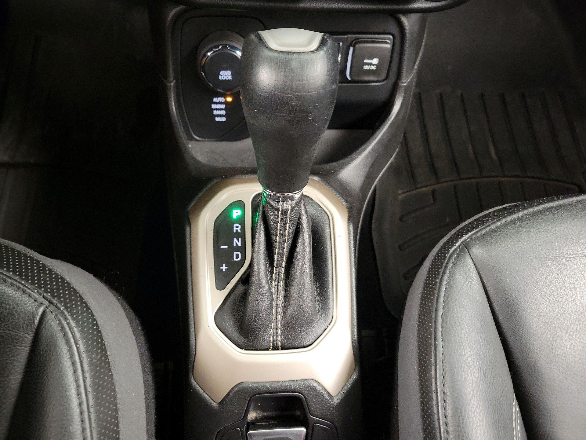 Thumbnail: 2015 Jeep Renegade - 17