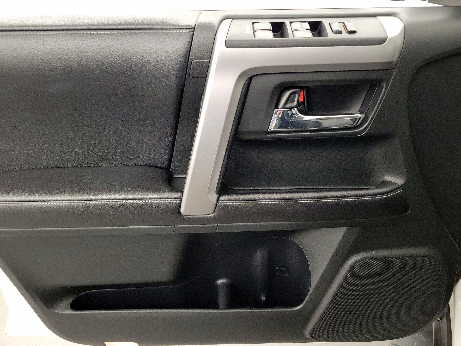 Thumbnail: 2016 Toyota 4Runner - 12