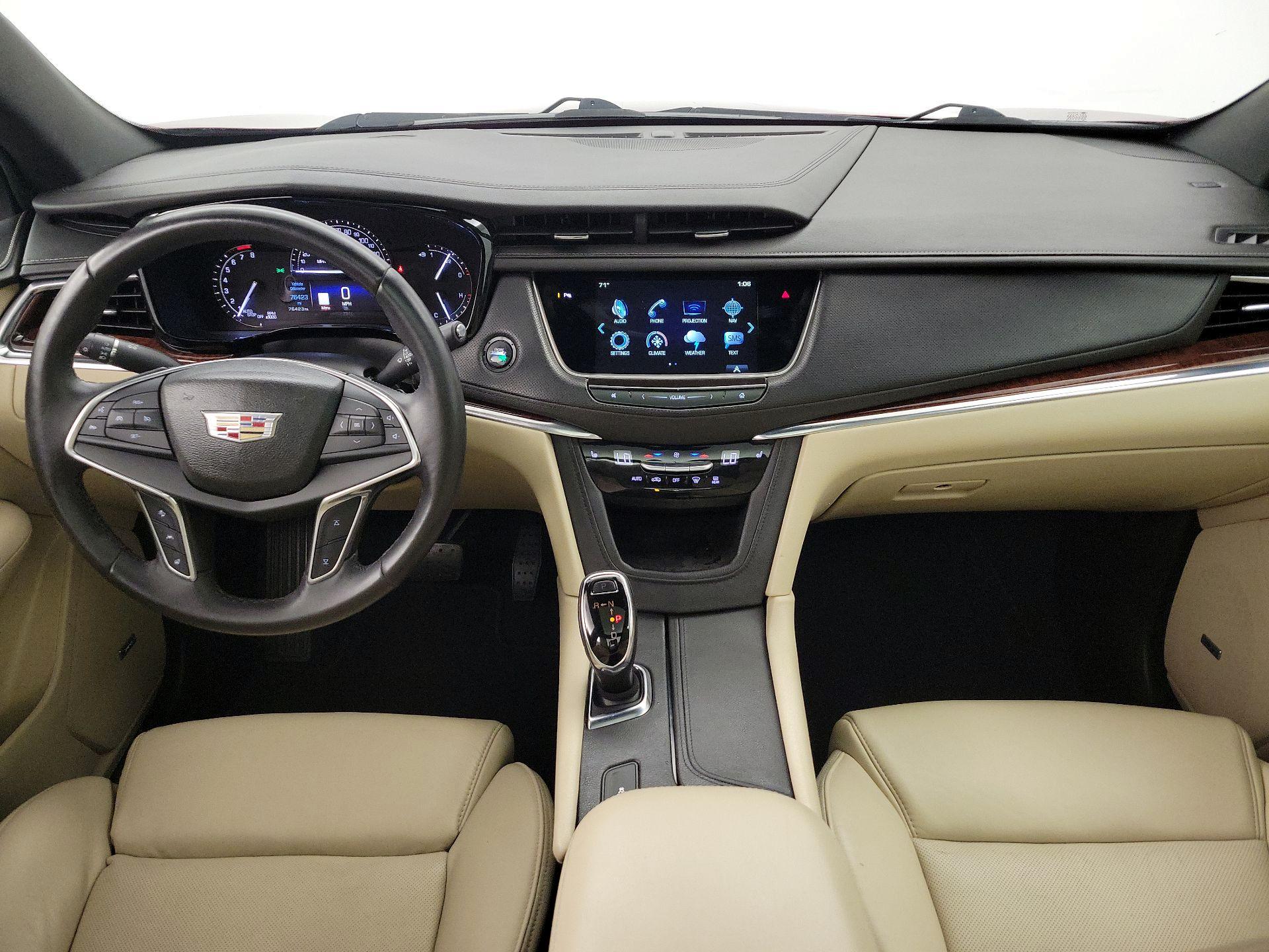 Thumbnail: 2017 Cadillac XT5 - 9