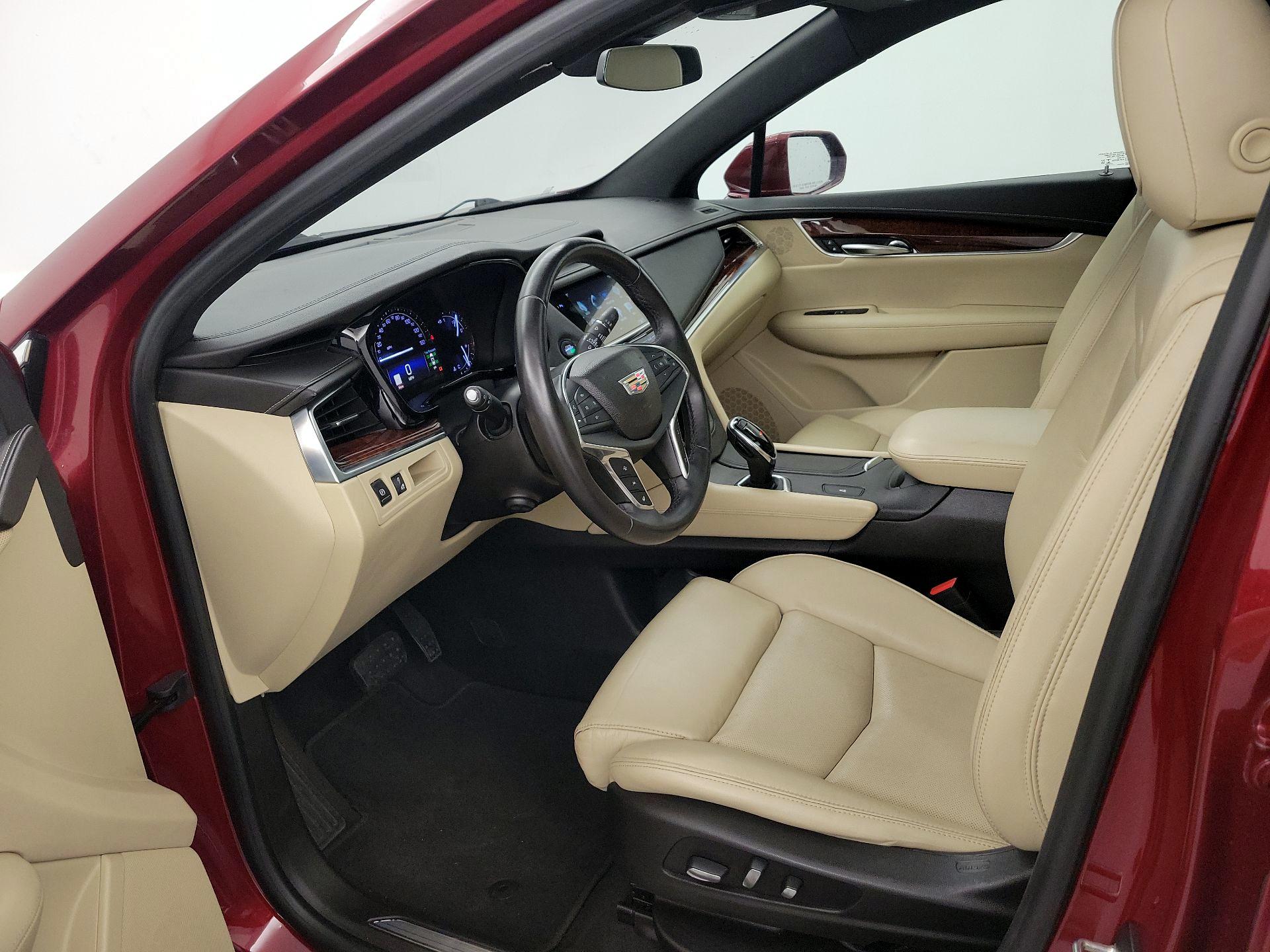 Thumbnail: 2017 Cadillac XT5 - 11