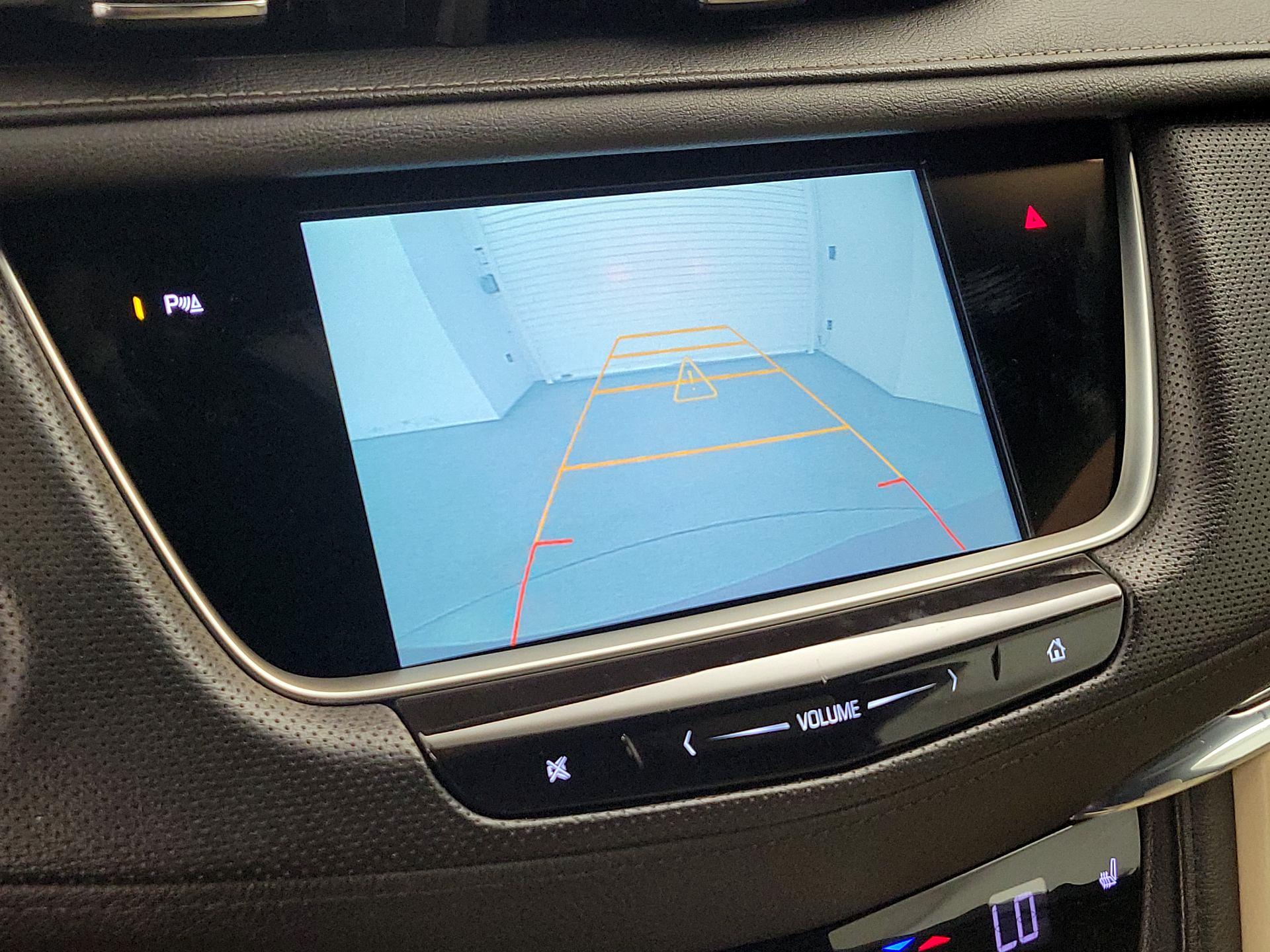 Thumbnail: 2017 Cadillac XT5 - 15