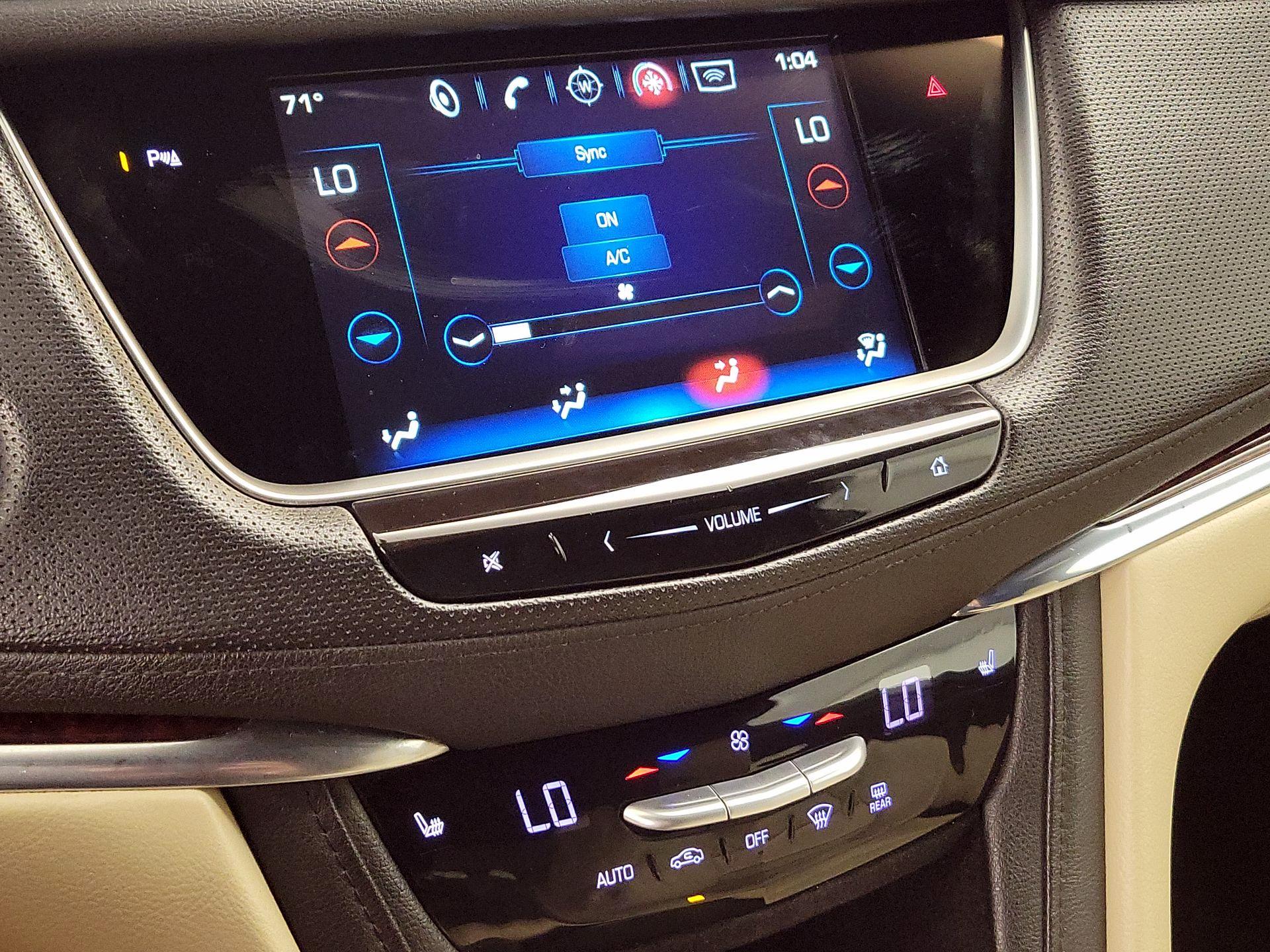 Thumbnail: 2017 Cadillac XT5 - 17