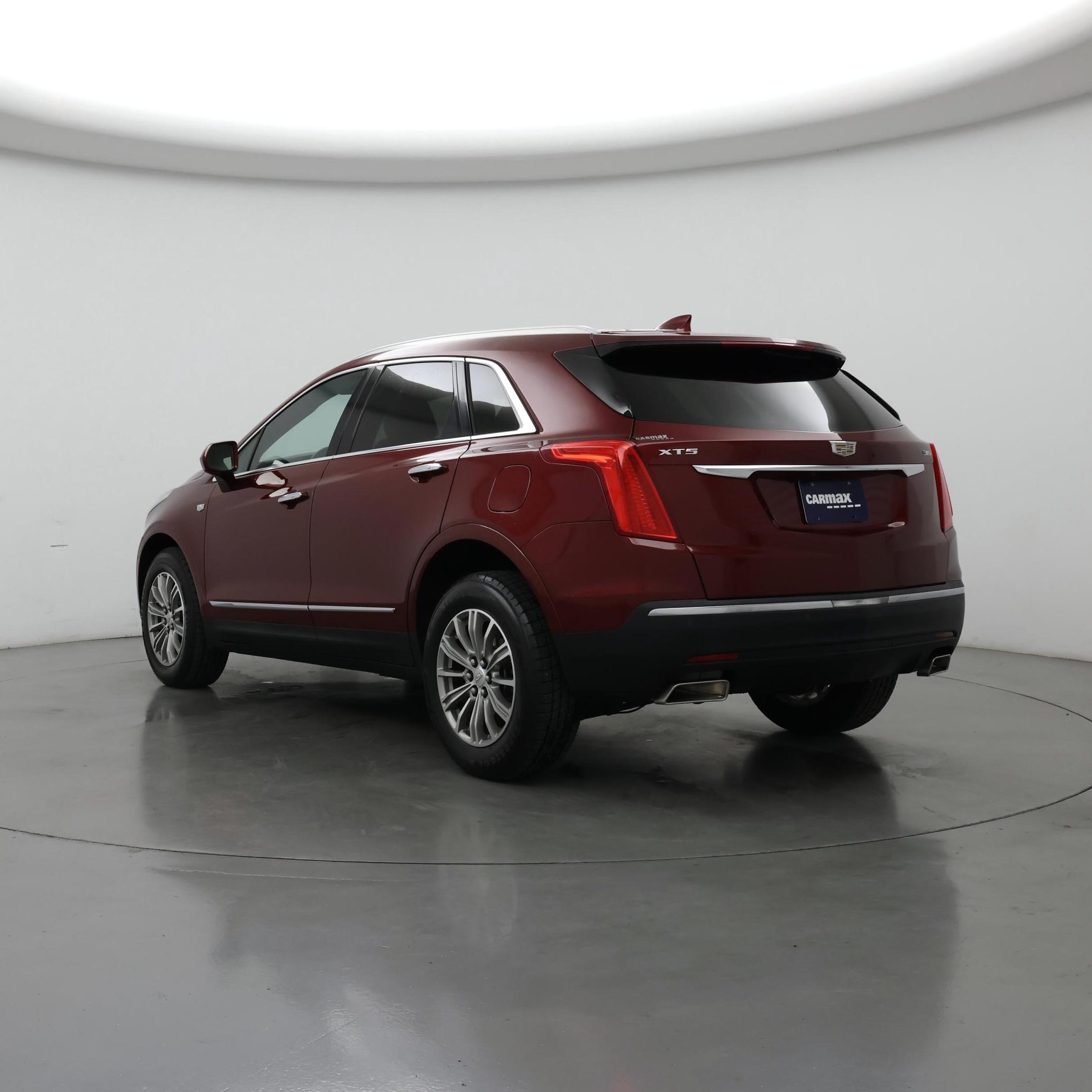 Thumbnail: 2017 Cadillac XT5 - 2
