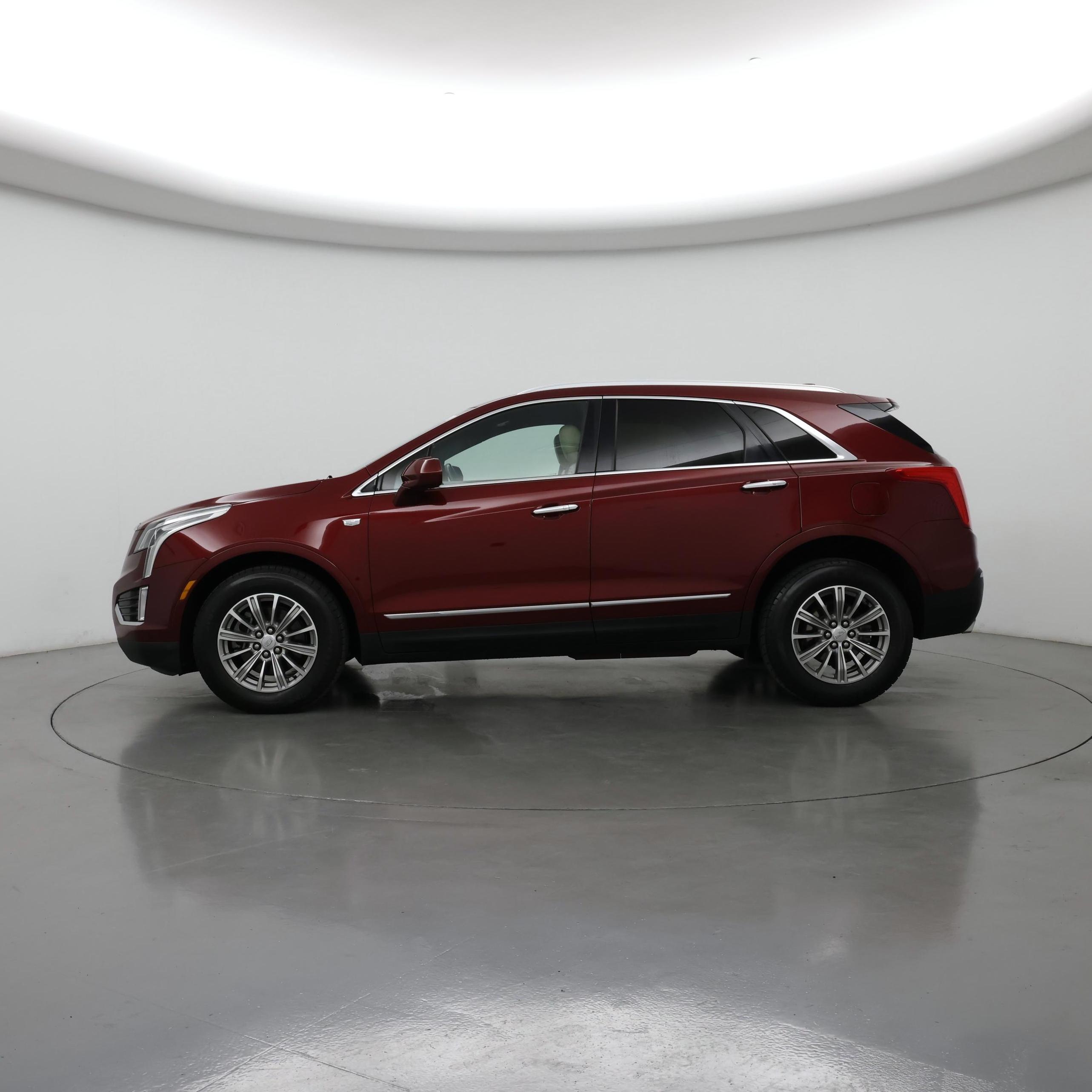Thumbnail: 2017 Cadillac XT5 - 3