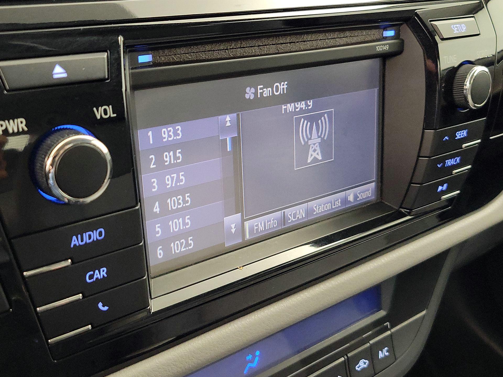 Thumbnail: 2014 Toyota Corolla - 15