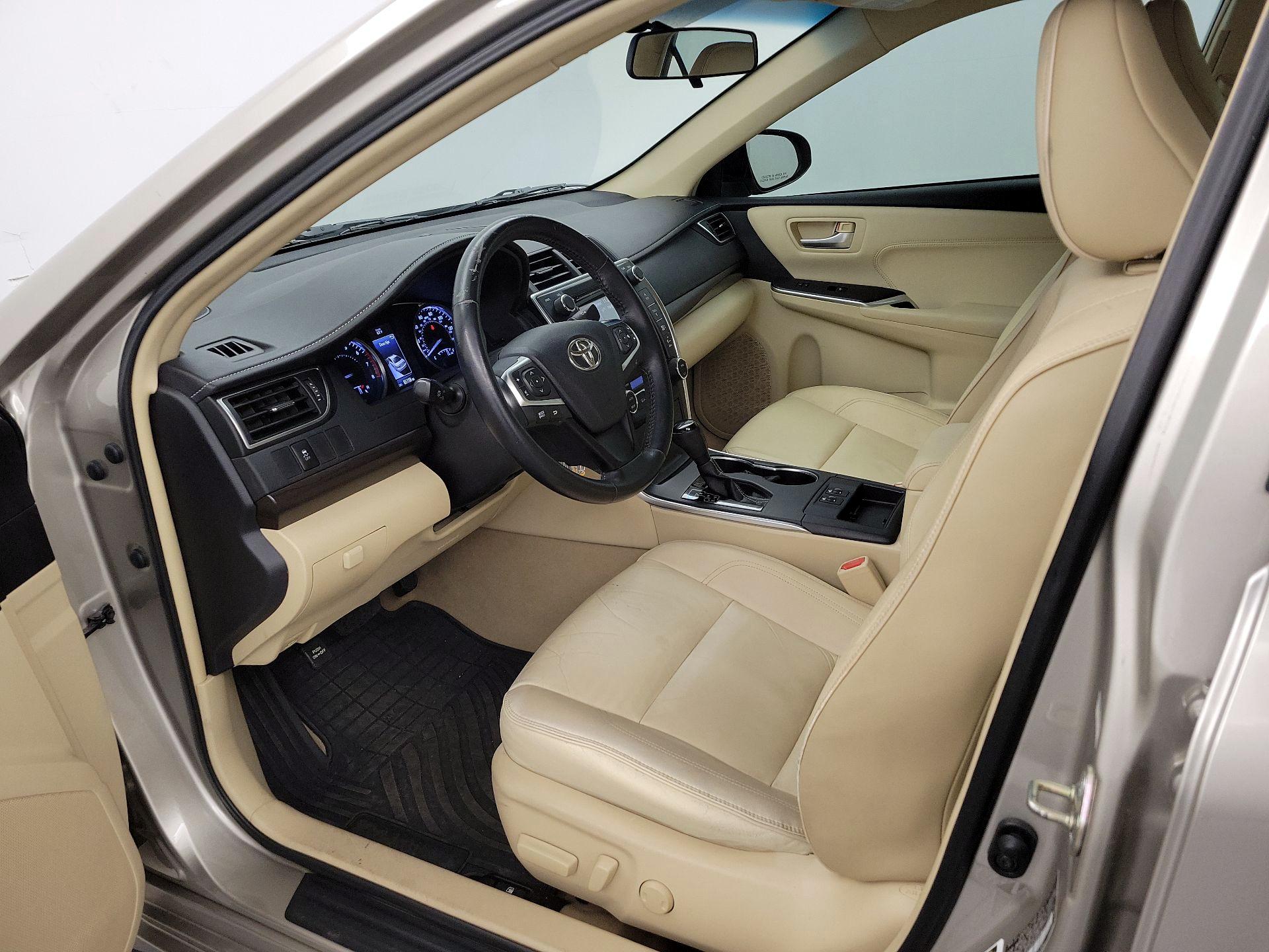 Thumbnail: 2015 Toyota Camry - 11