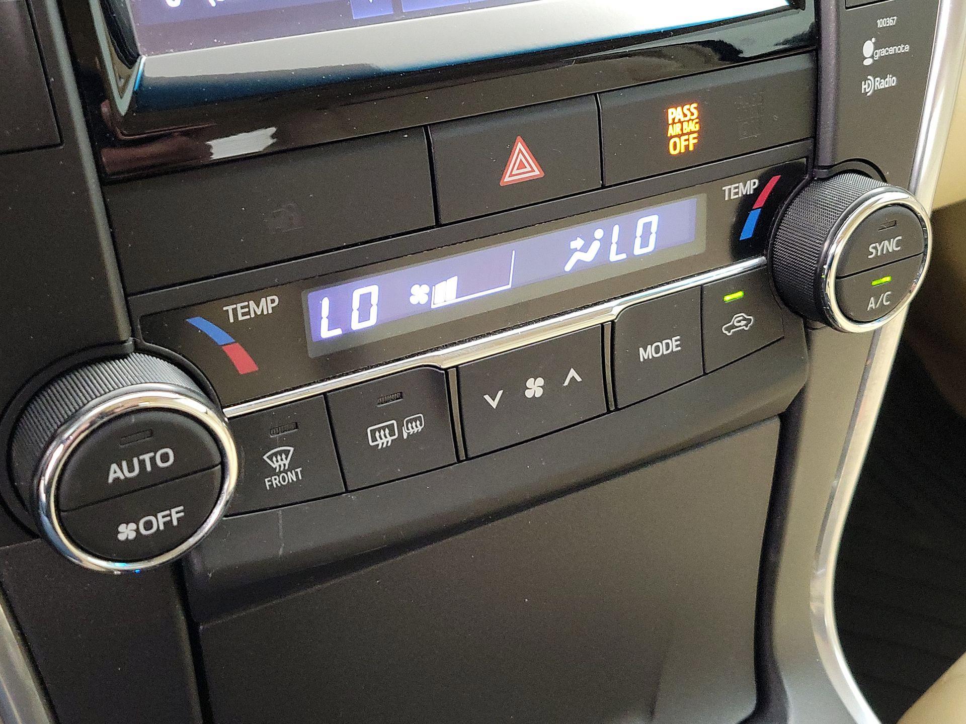 Thumbnail: 2015 Toyota Camry - 15