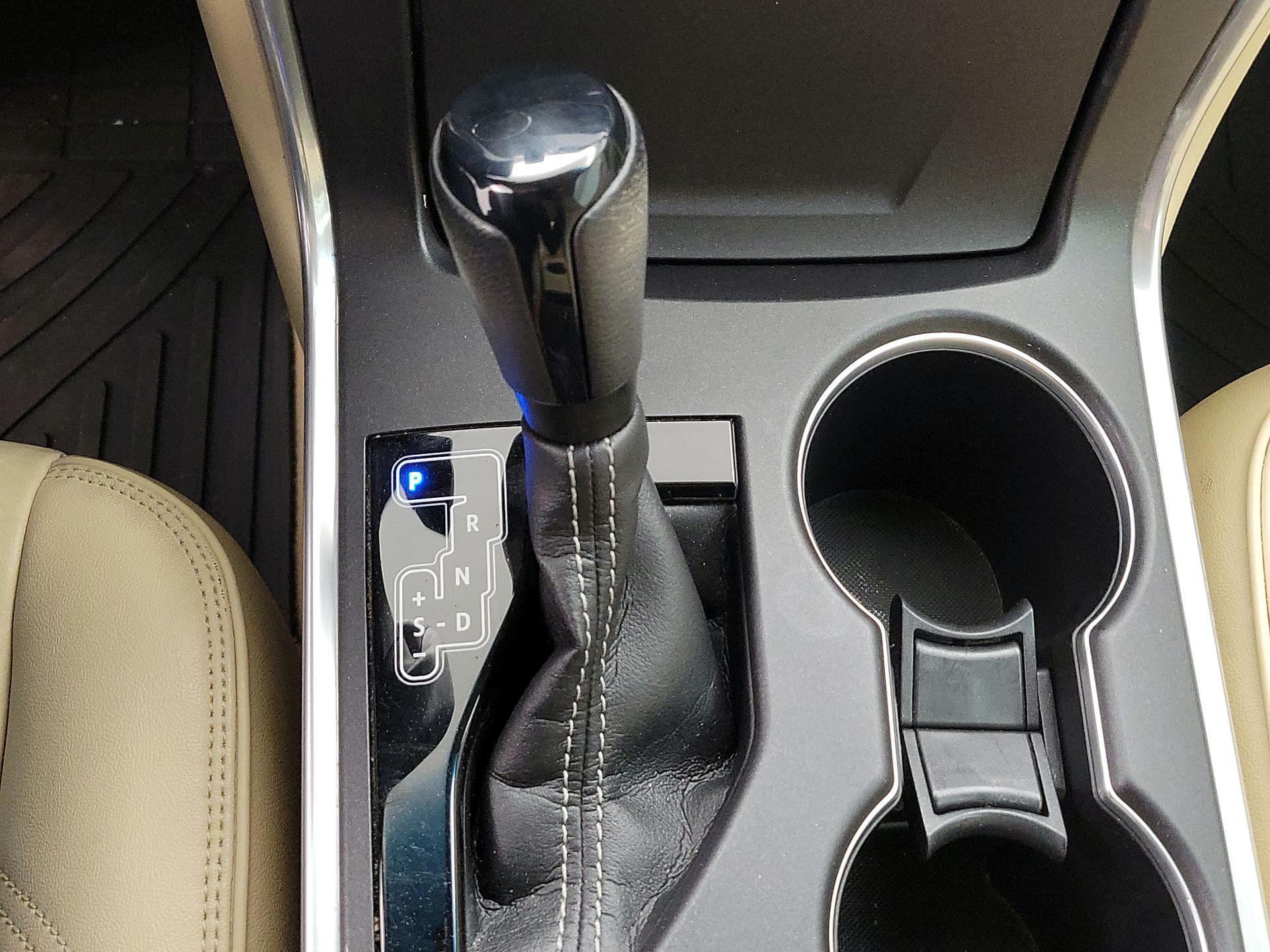 Thumbnail: 2015 Toyota Camry - 16