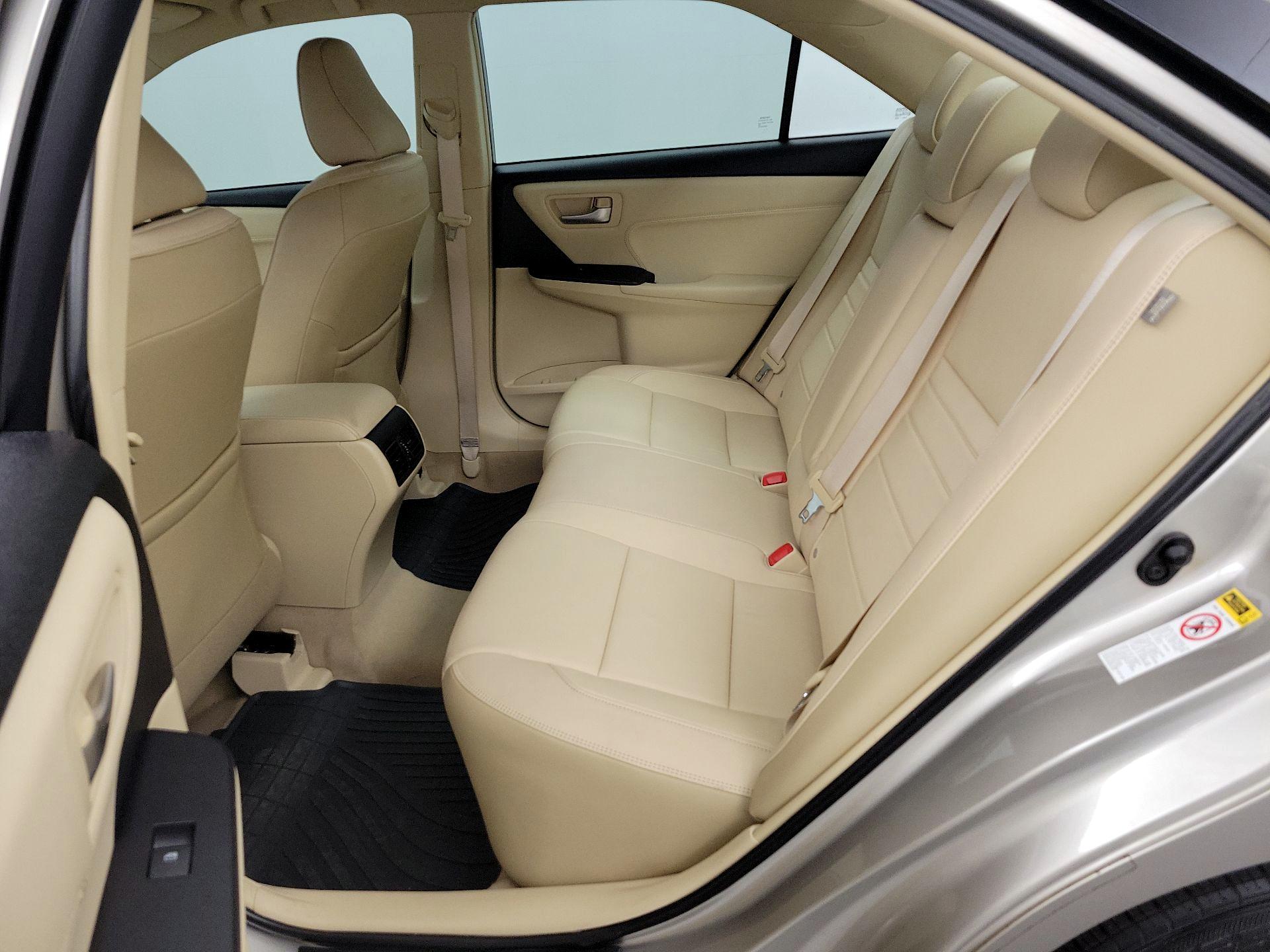 Thumbnail: 2015 Toyota Camry - 18