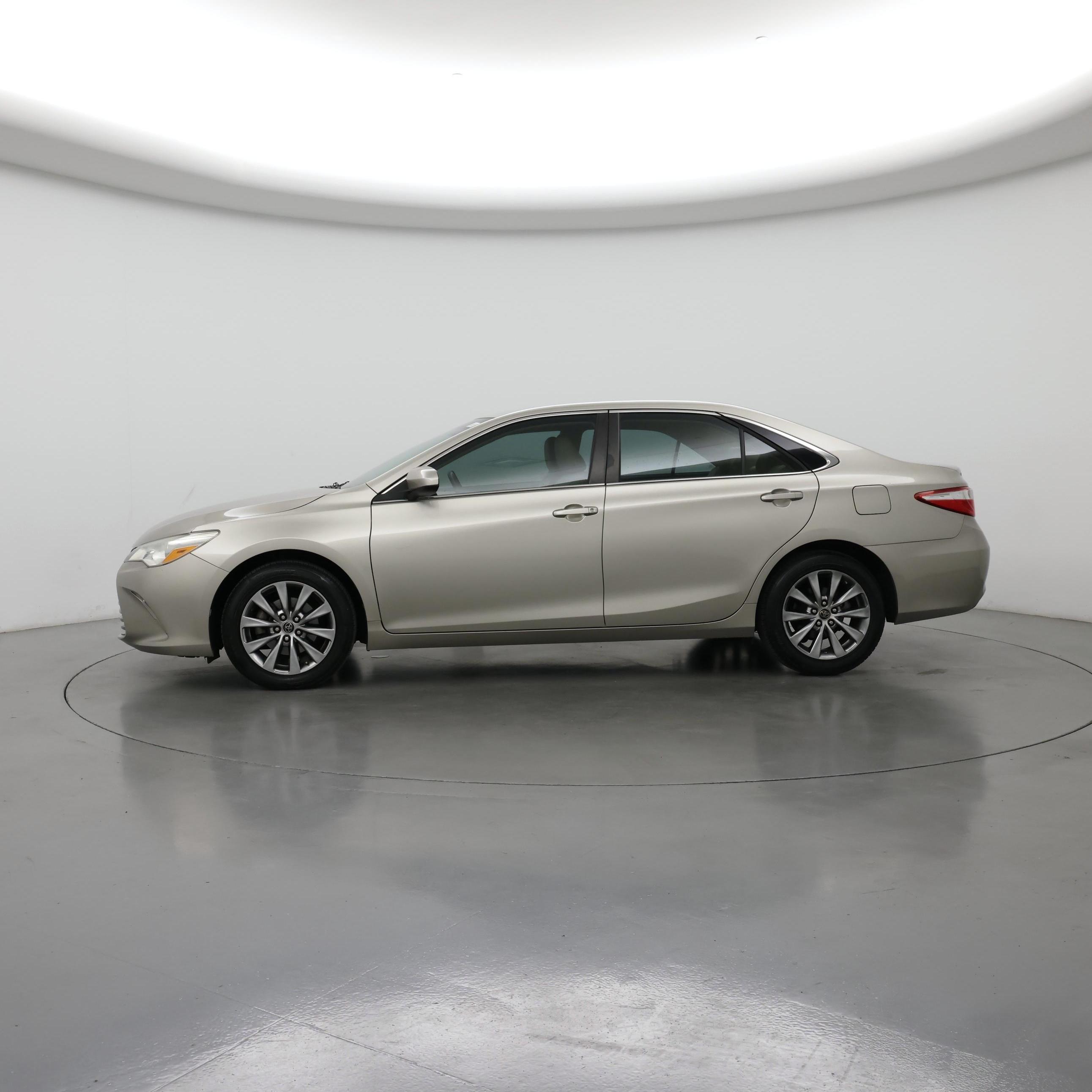 Thumbnail: 2015 Toyota Camry - 3