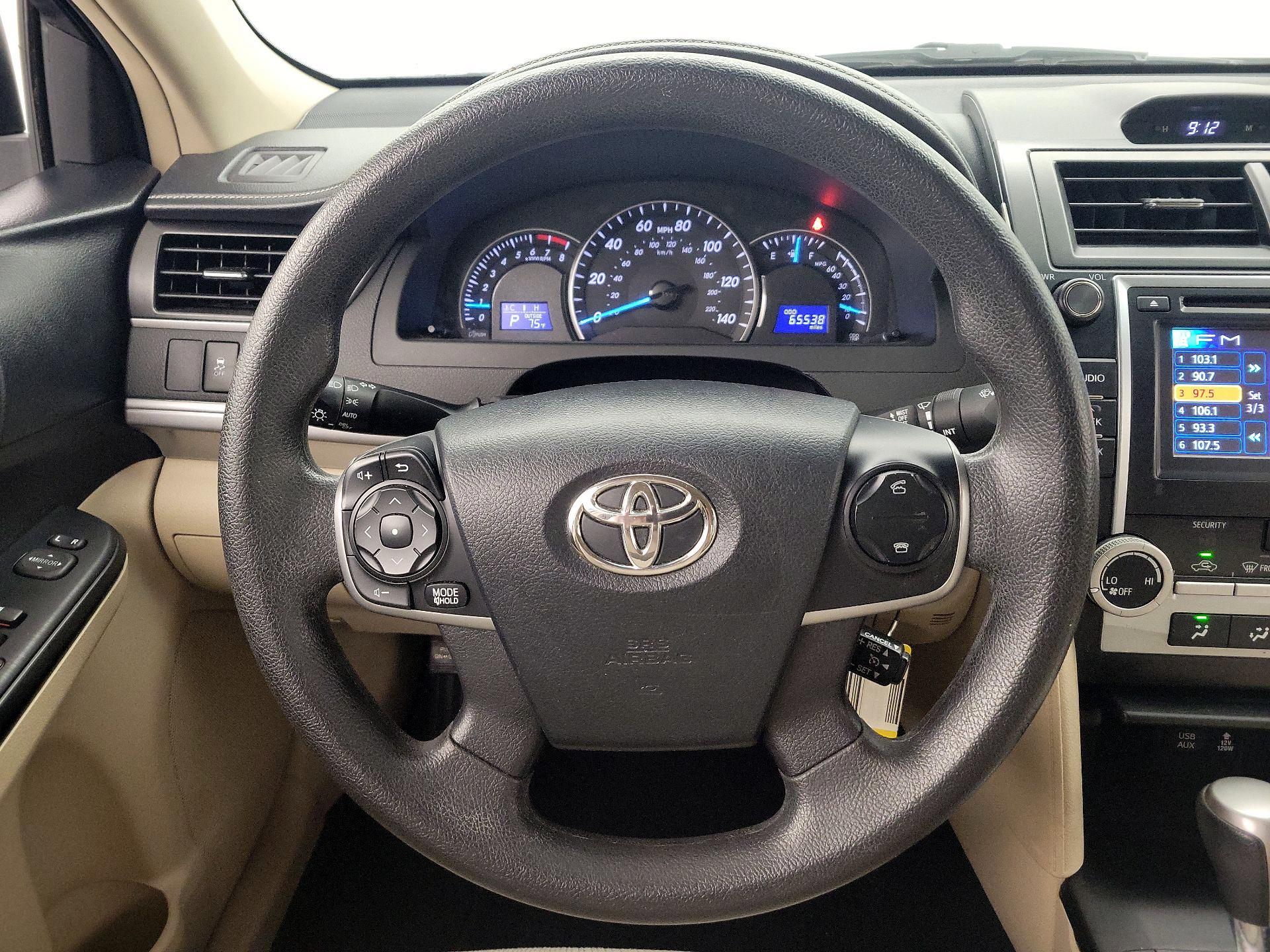 Thumbnail: 2014 Toyota Camry - 10