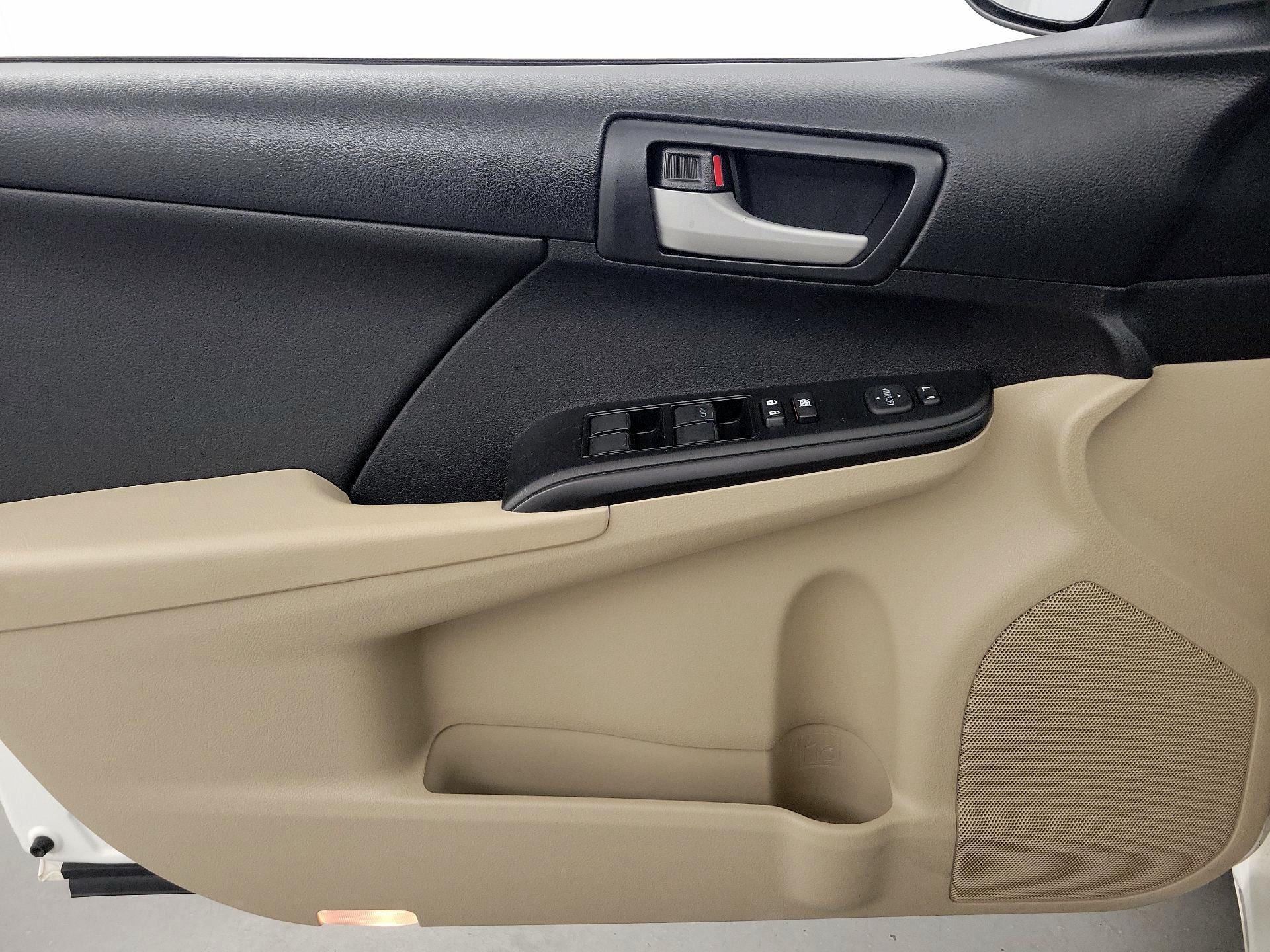 Thumbnail: 2014 Toyota Camry - 12