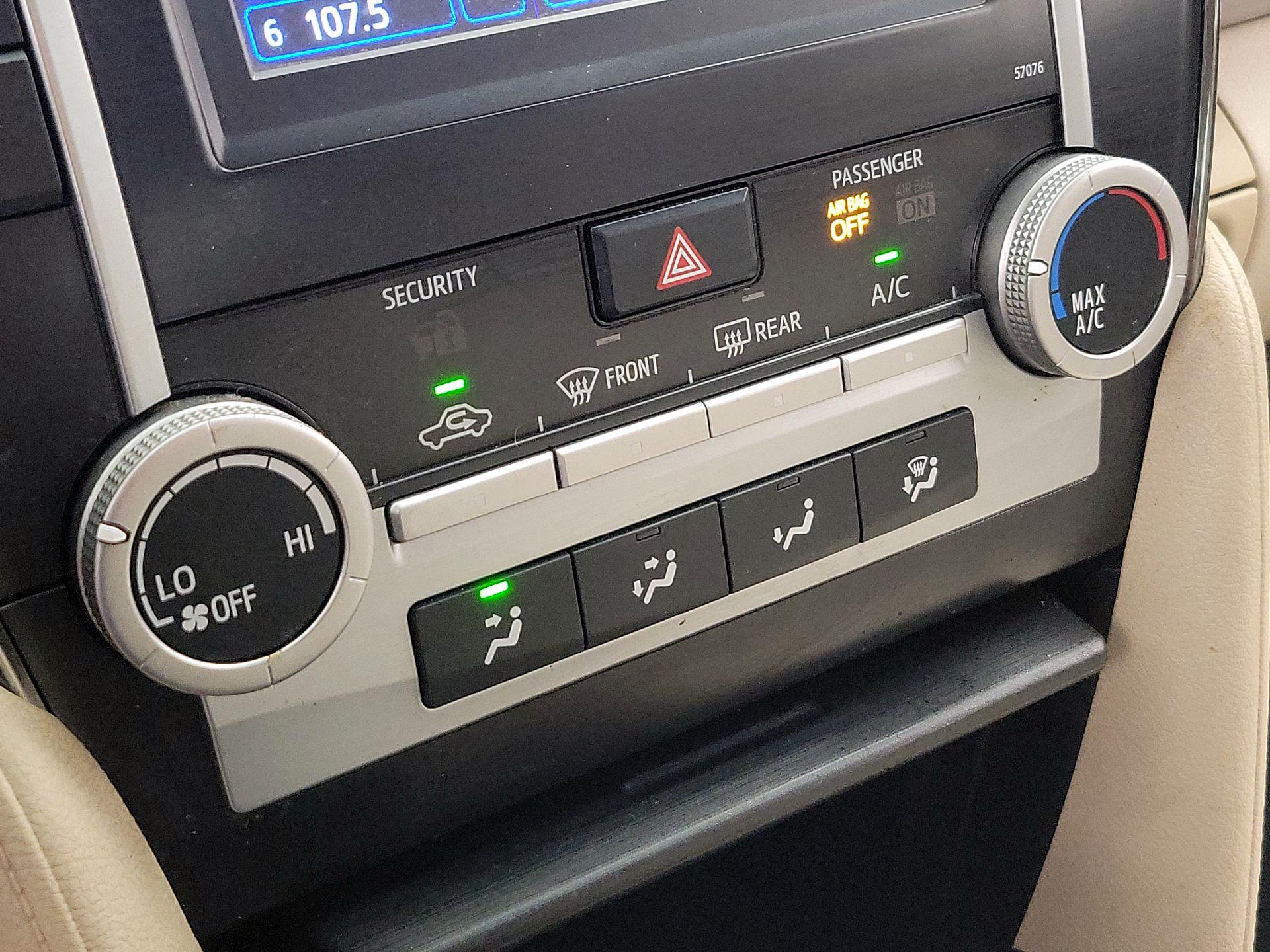 Thumbnail: 2014 Toyota Camry - 14