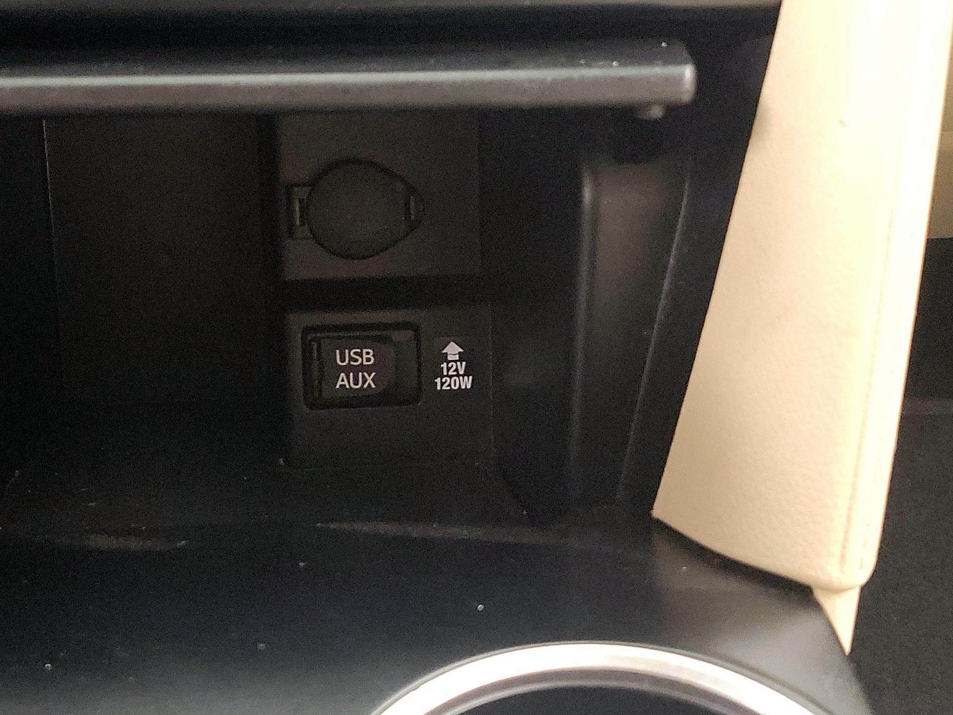 Thumbnail: 2014 Toyota Camry - 16