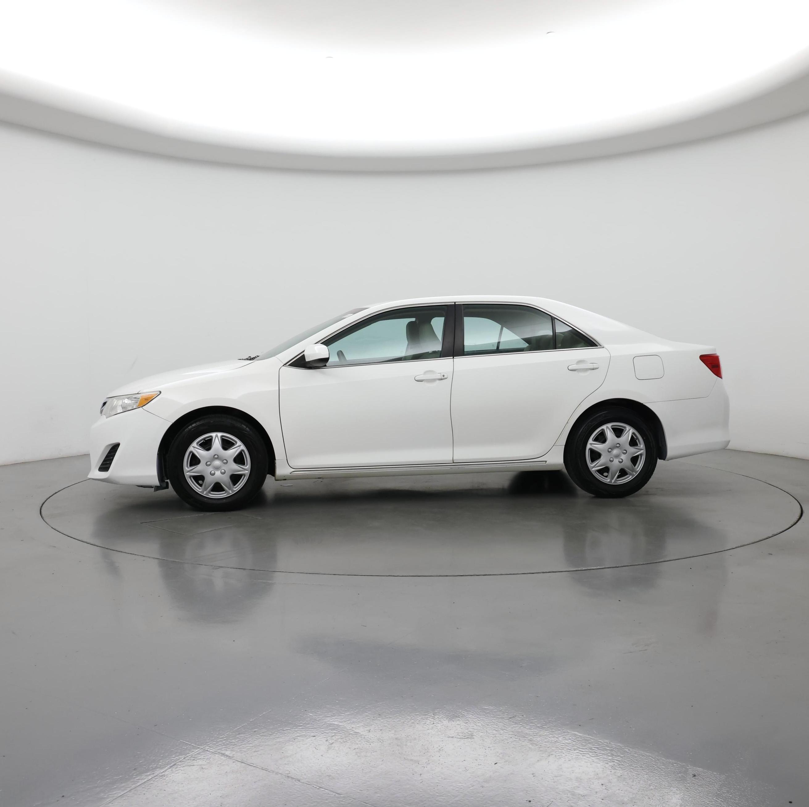 Thumbnail: 2014 Toyota Camry - 3