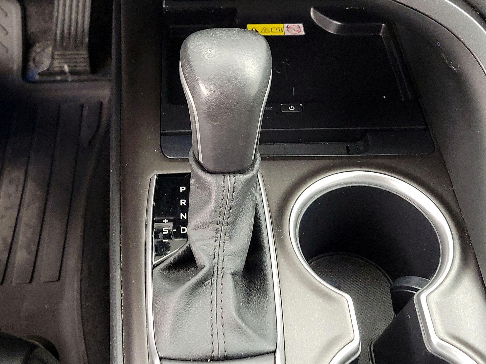 Thumbnail: 2023 Toyota Camry - 17