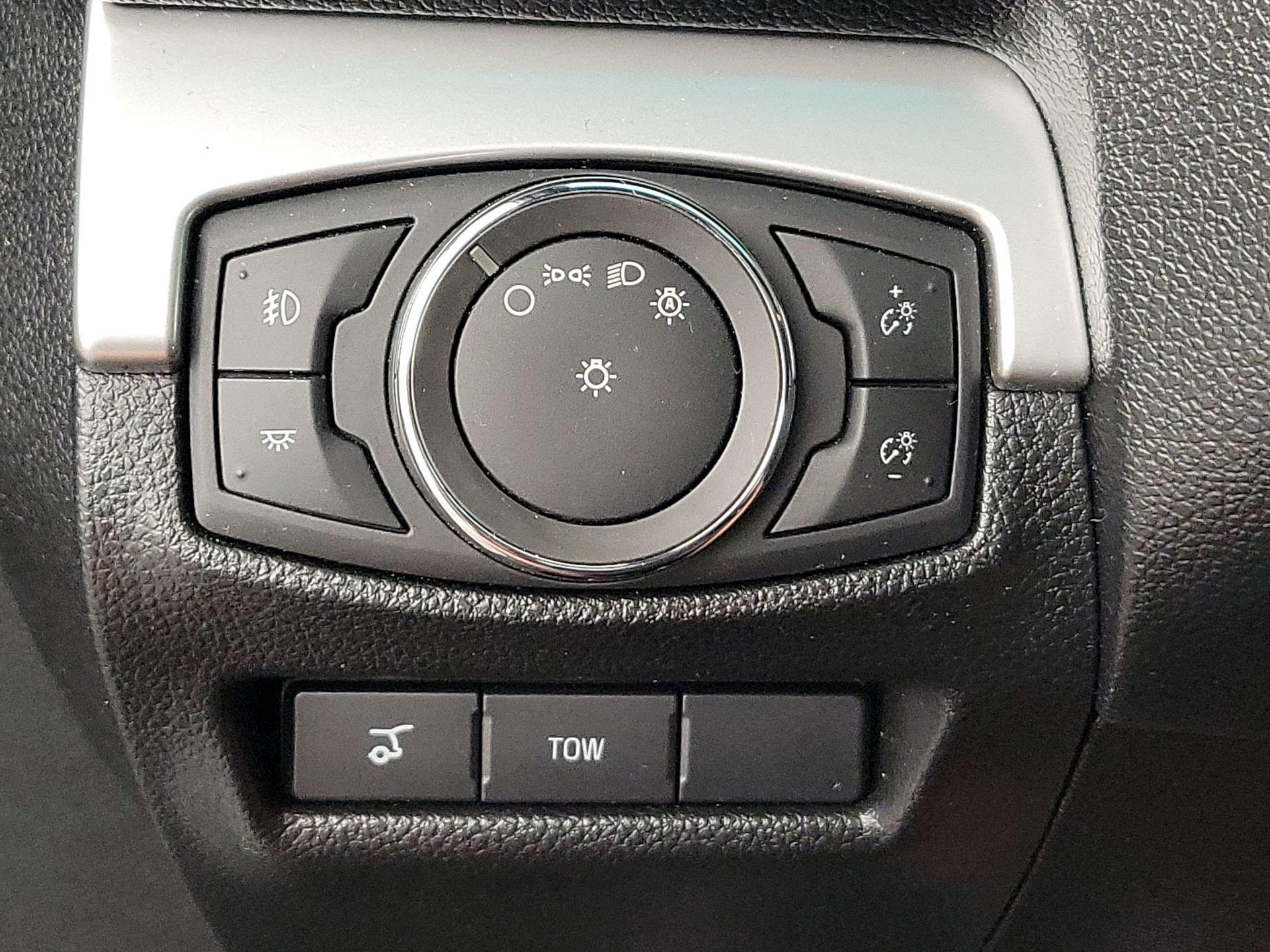 Thumbnail: 2017 Ford Explorer - 13