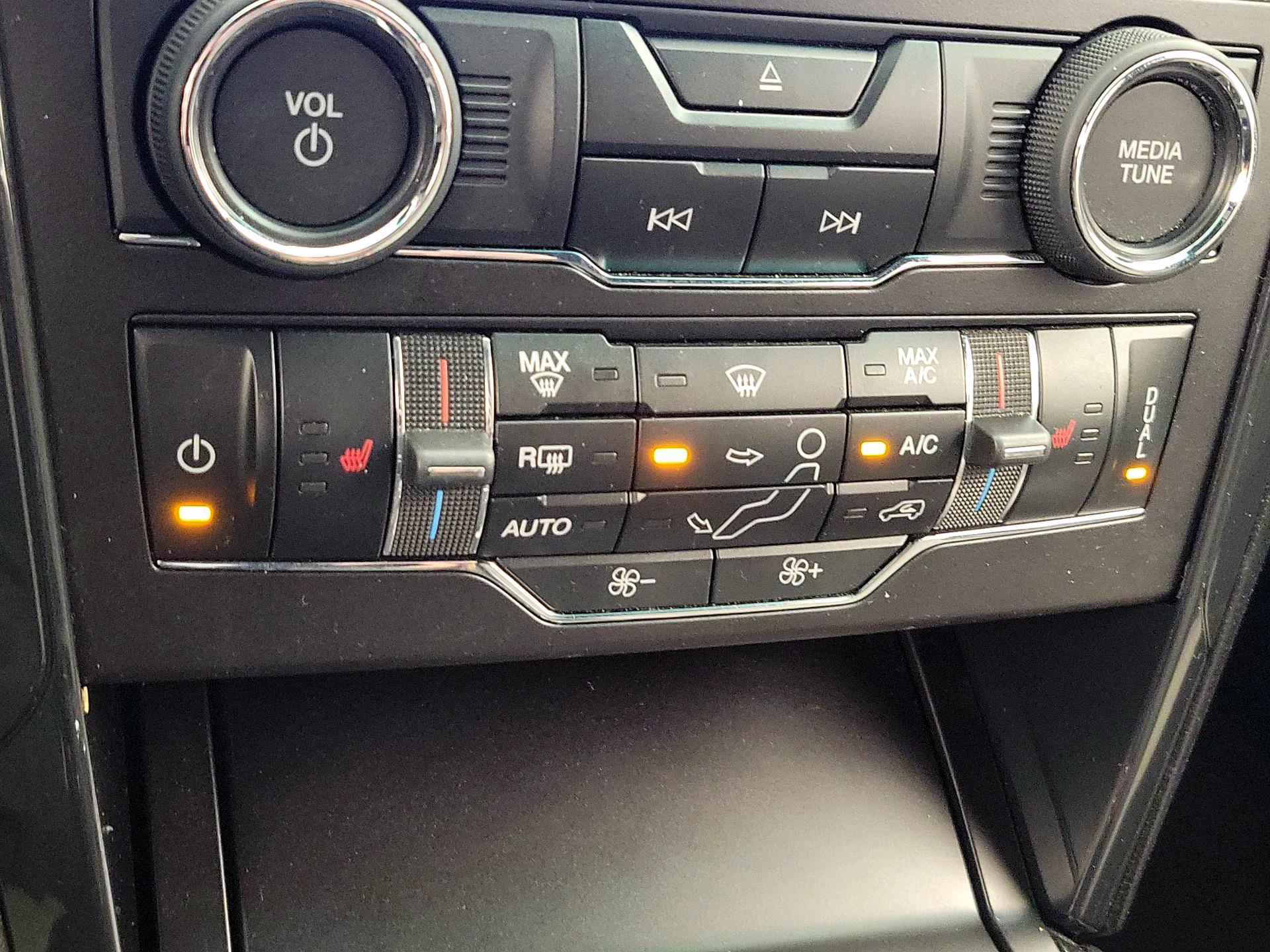 Thumbnail: 2017 Ford Explorer - 17