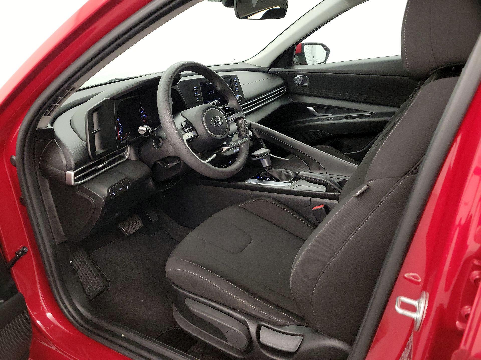 Thumbnail: 2022 Hyundai Elantra - 11