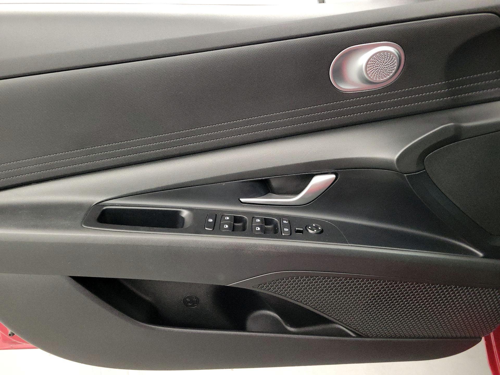 Thumbnail: 2022 Hyundai Elantra - 12