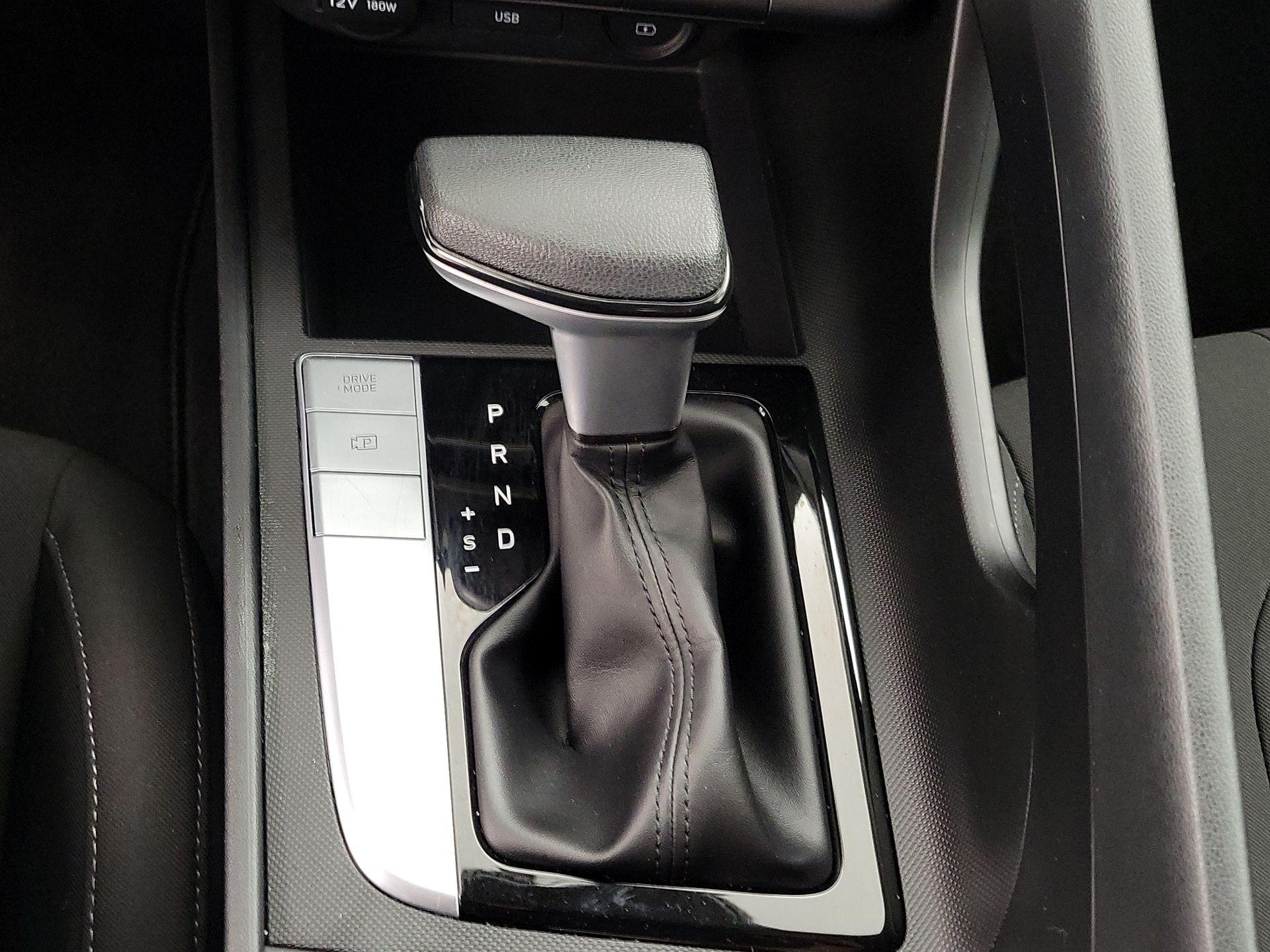 Thumbnail: 2022 Hyundai Elantra - 17