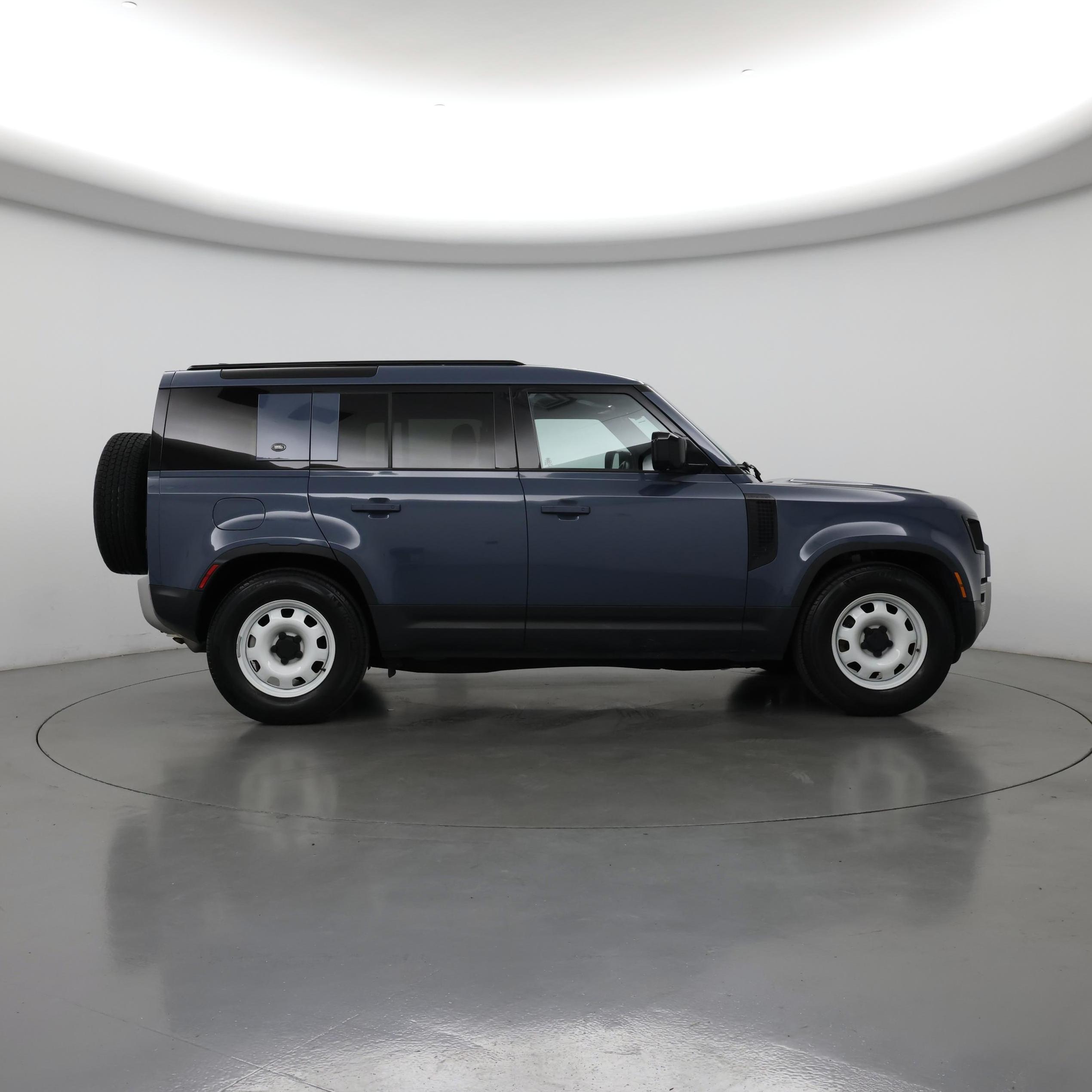 Thumbnail: 2023 Land Rover Defender - 7