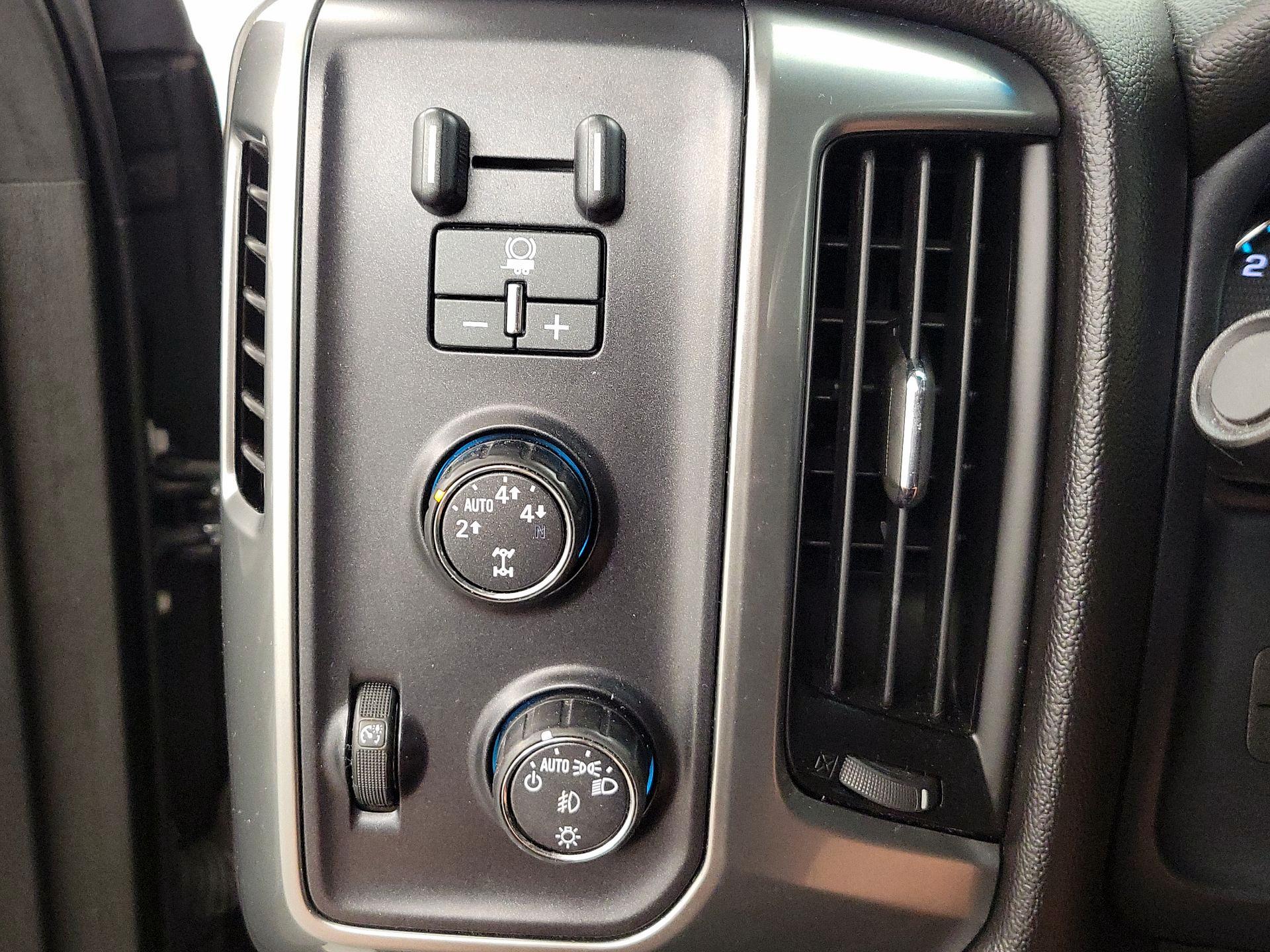 Thumbnail: 2016 Chevrolet Silverado 1500 - 13