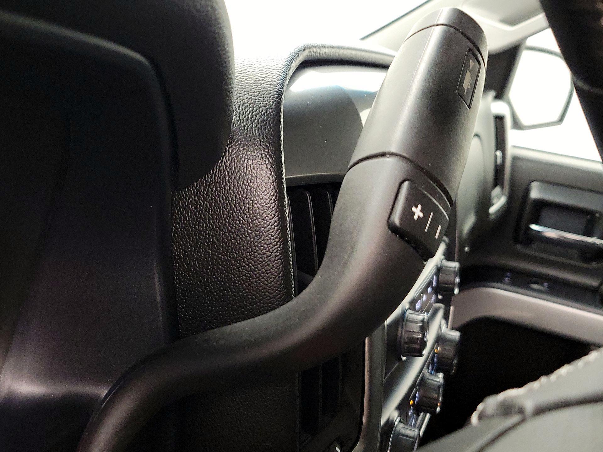 Thumbnail: 2016 Chevrolet Silverado 1500 - 17