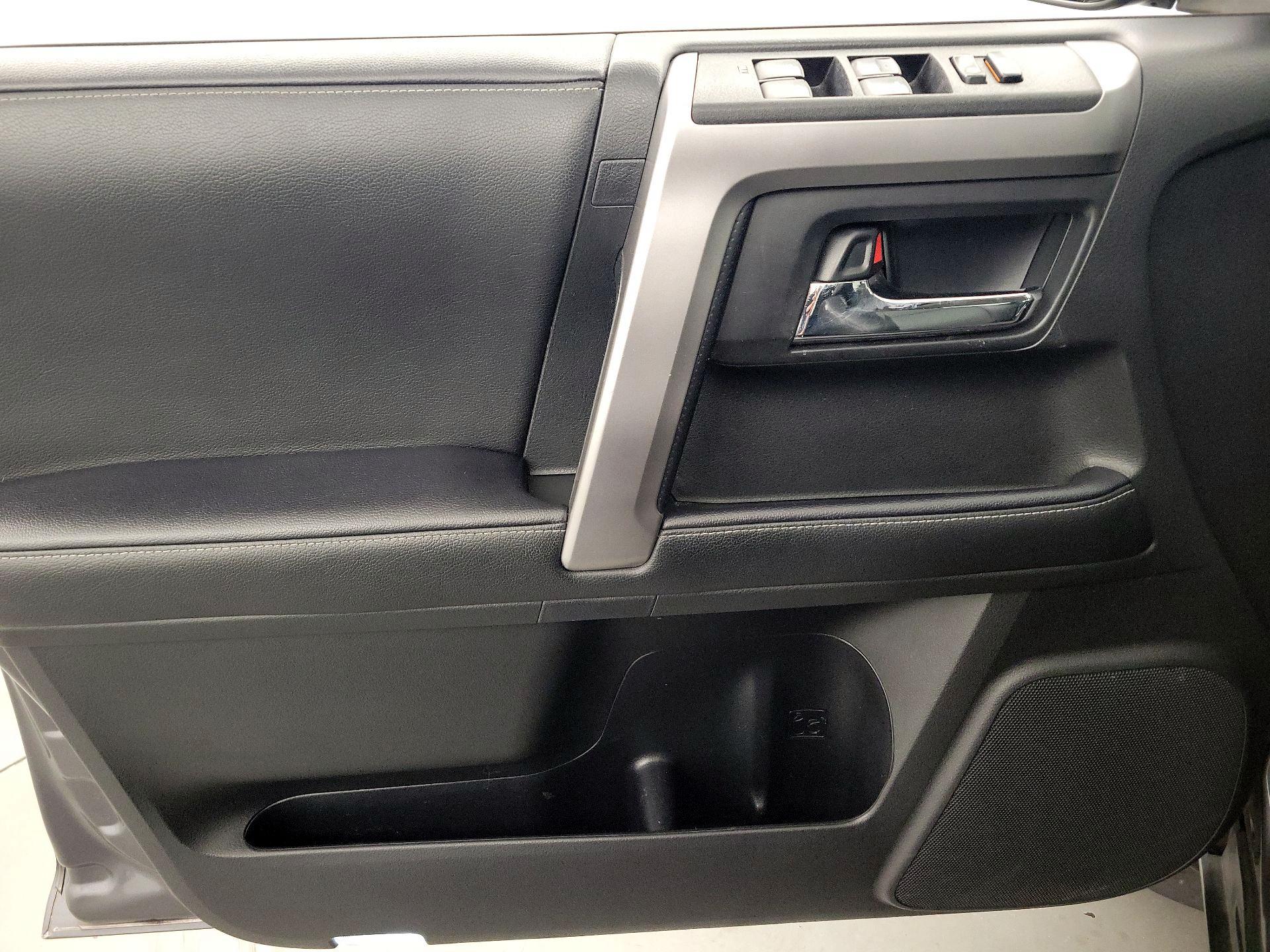 Thumbnail: 2020 Toyota 4Runner - 12