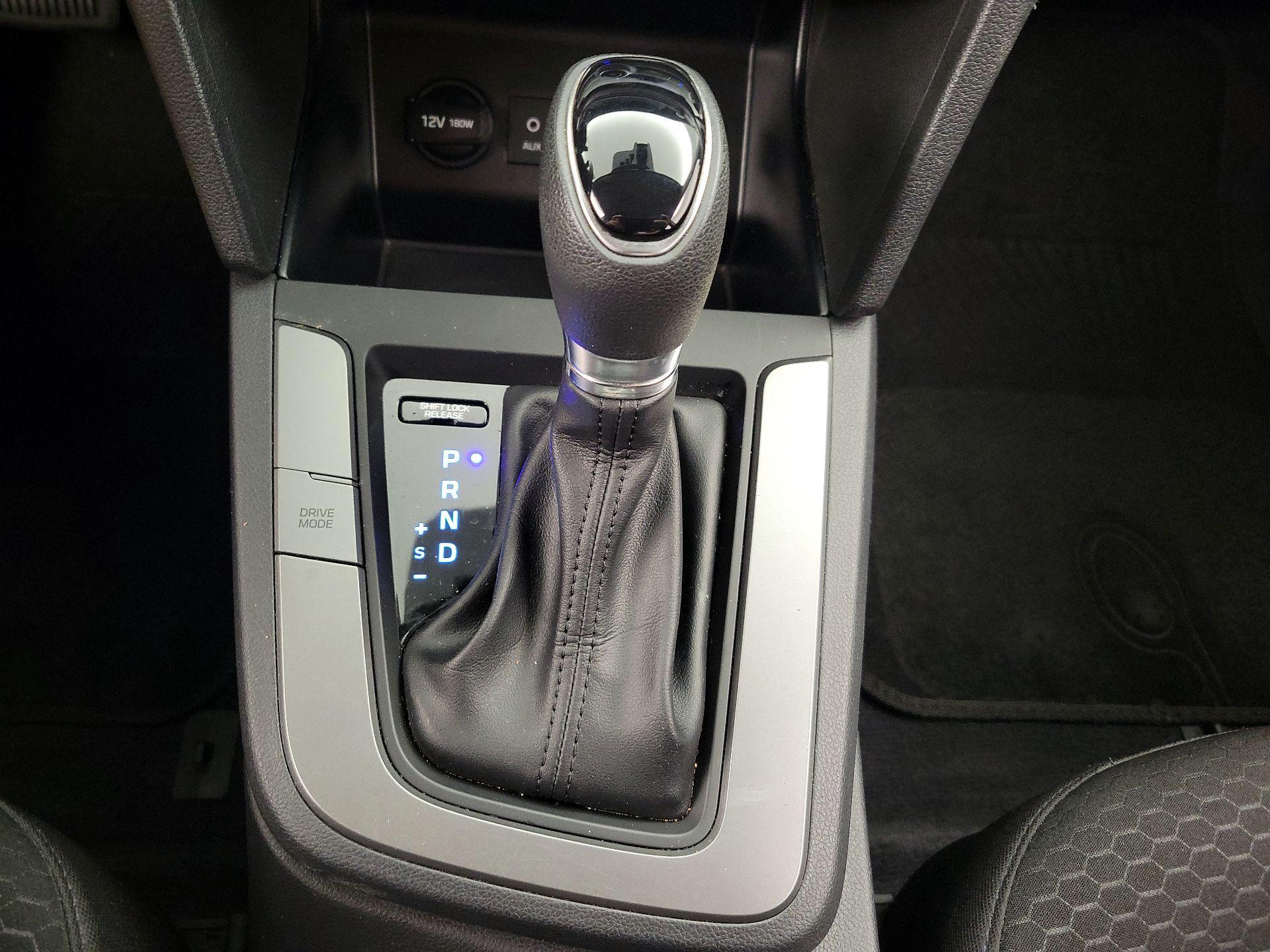 Thumbnail: 2020 Hyundai Elantra - 17