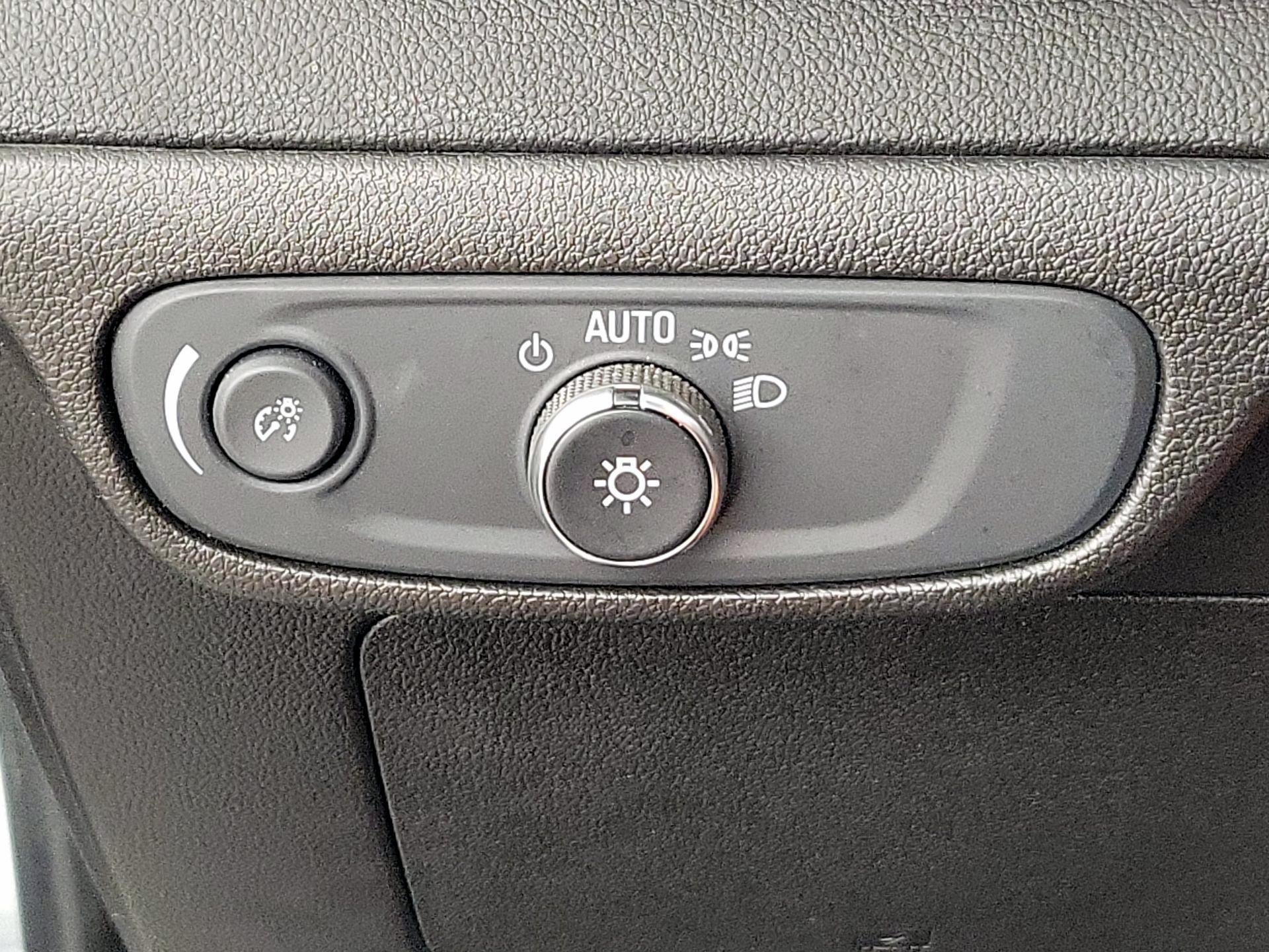 Thumbnail: 2022 Chevrolet Bolt EV - 13