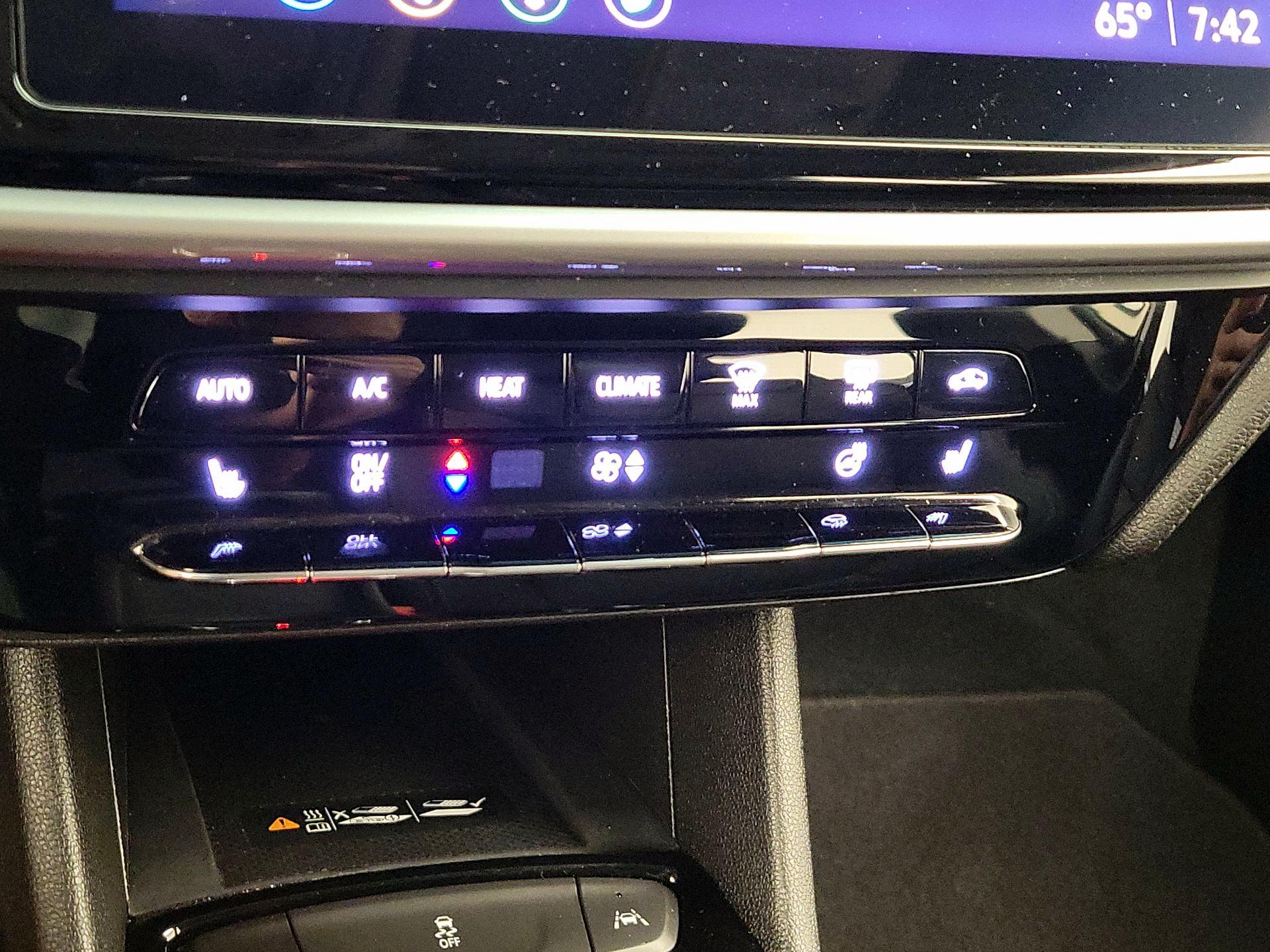 Thumbnail: 2022 Chevrolet Bolt EV - 16