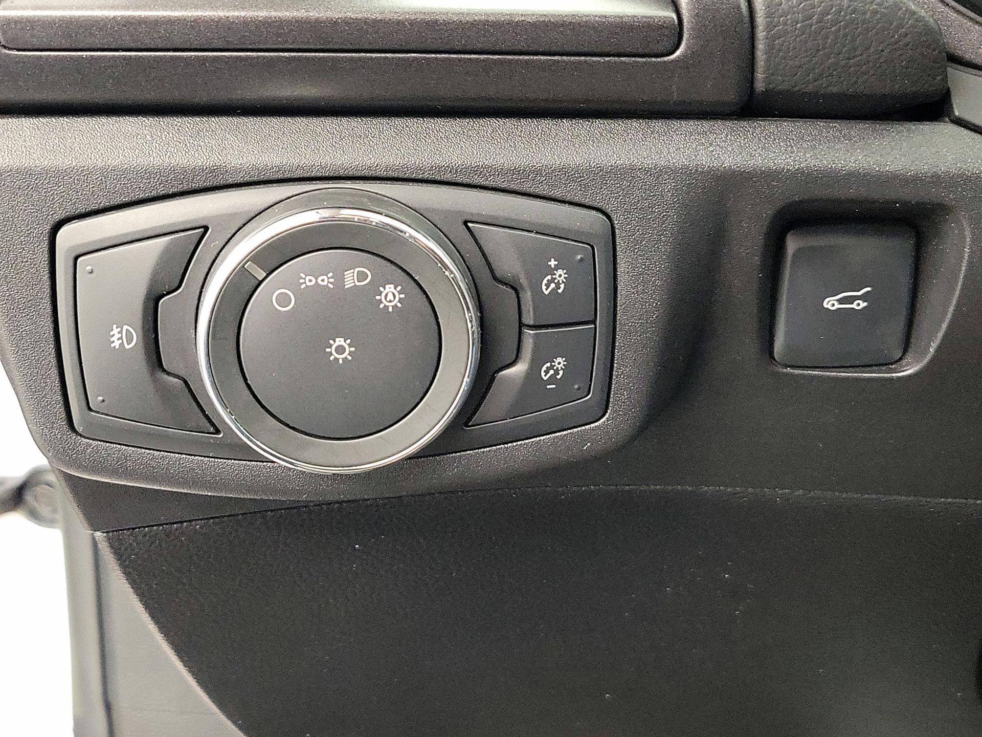 Thumbnail: 2017 Ford Fusion - 13