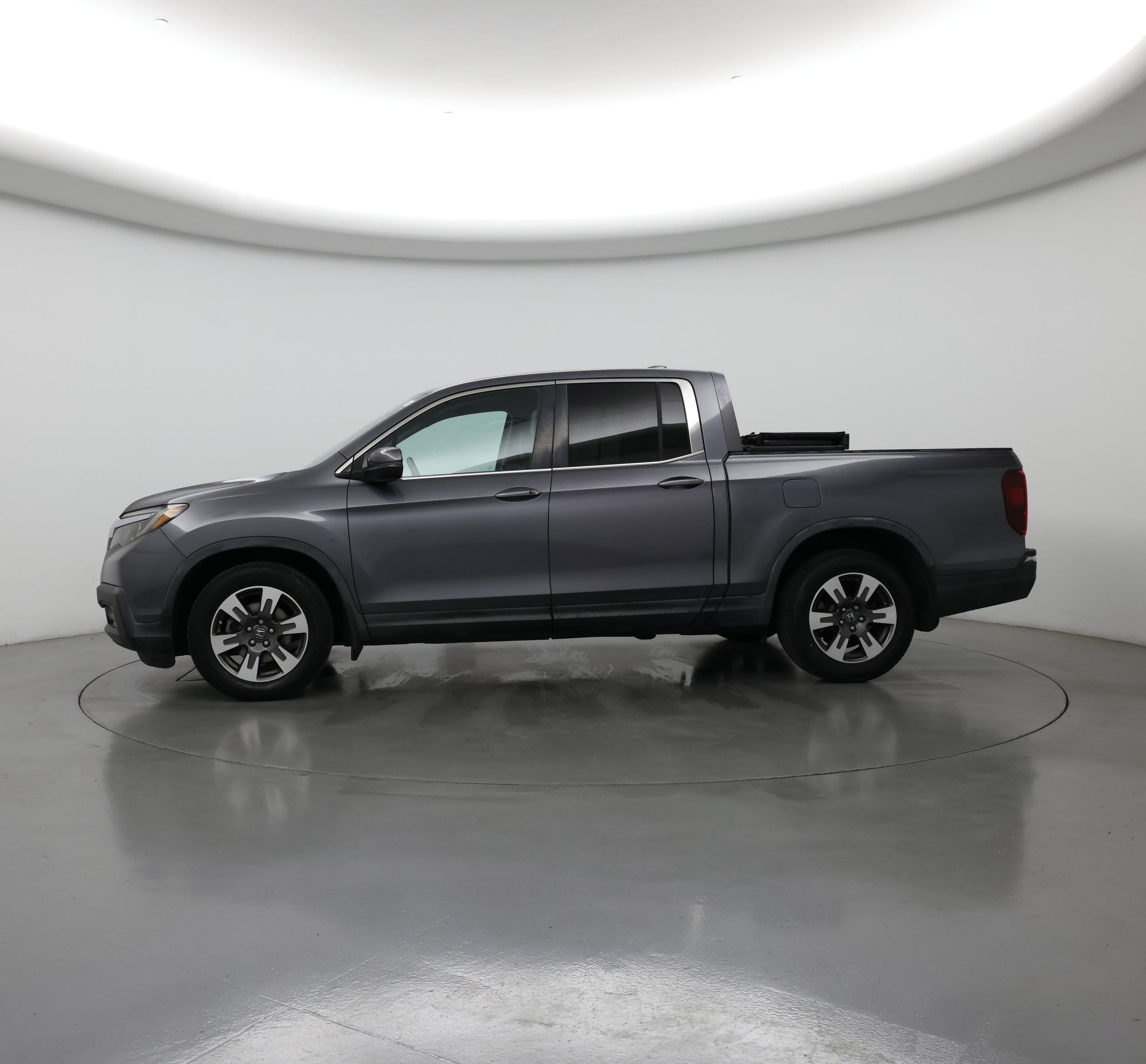 Thumbnail: 2017 Honda Ridgeline - 3