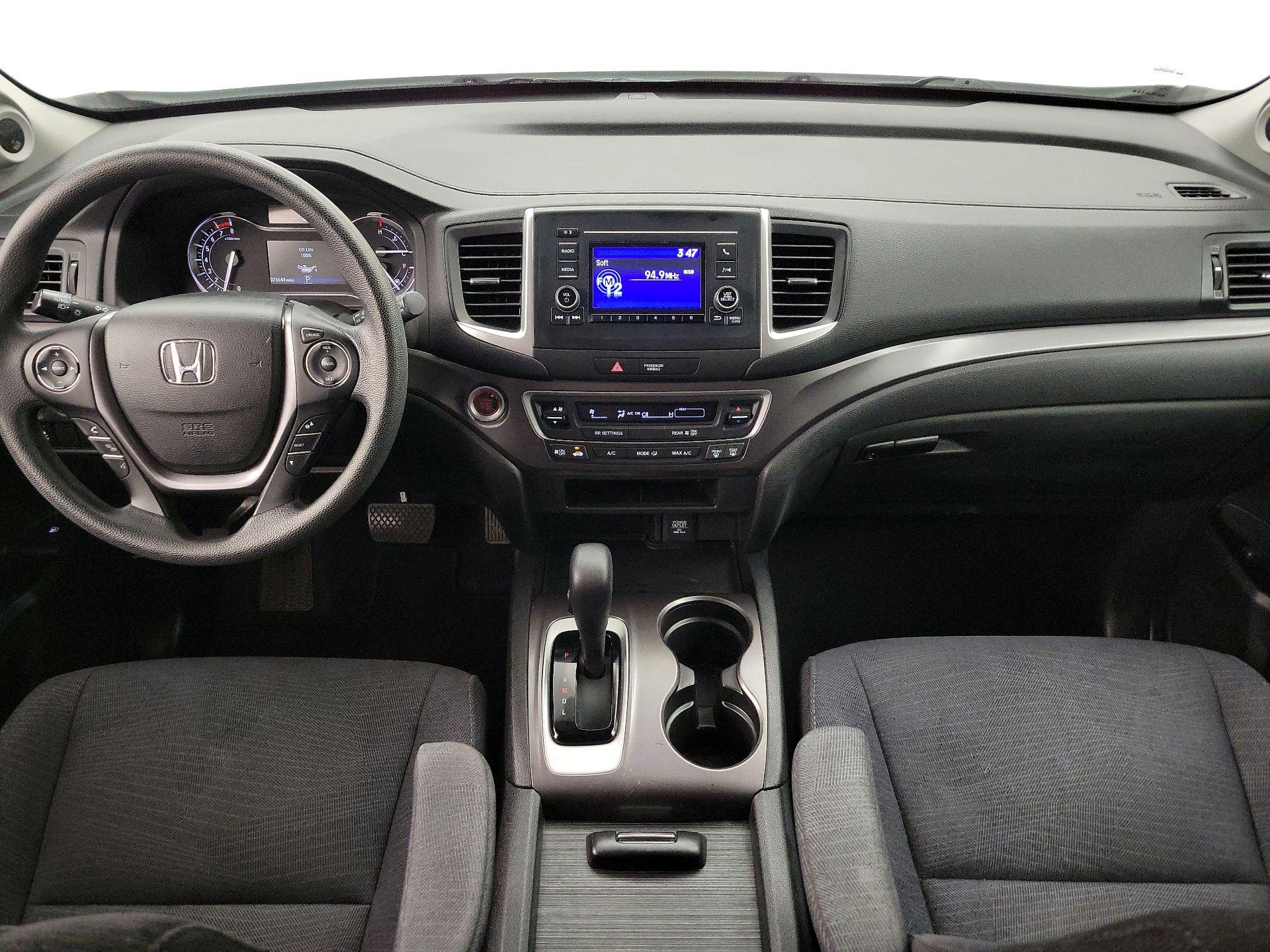 Thumbnail: 2017 Honda Pilot - 9