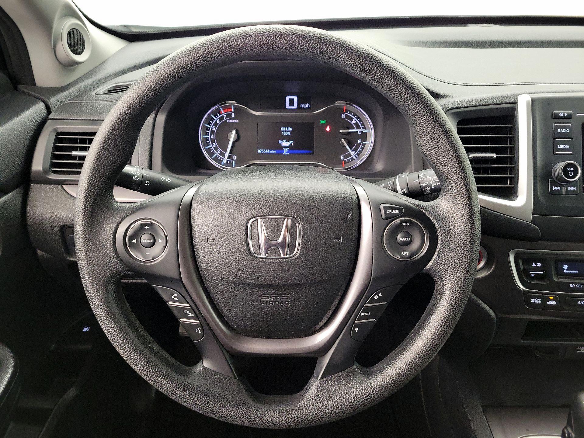 Thumbnail: 2017 Honda Pilot - 10