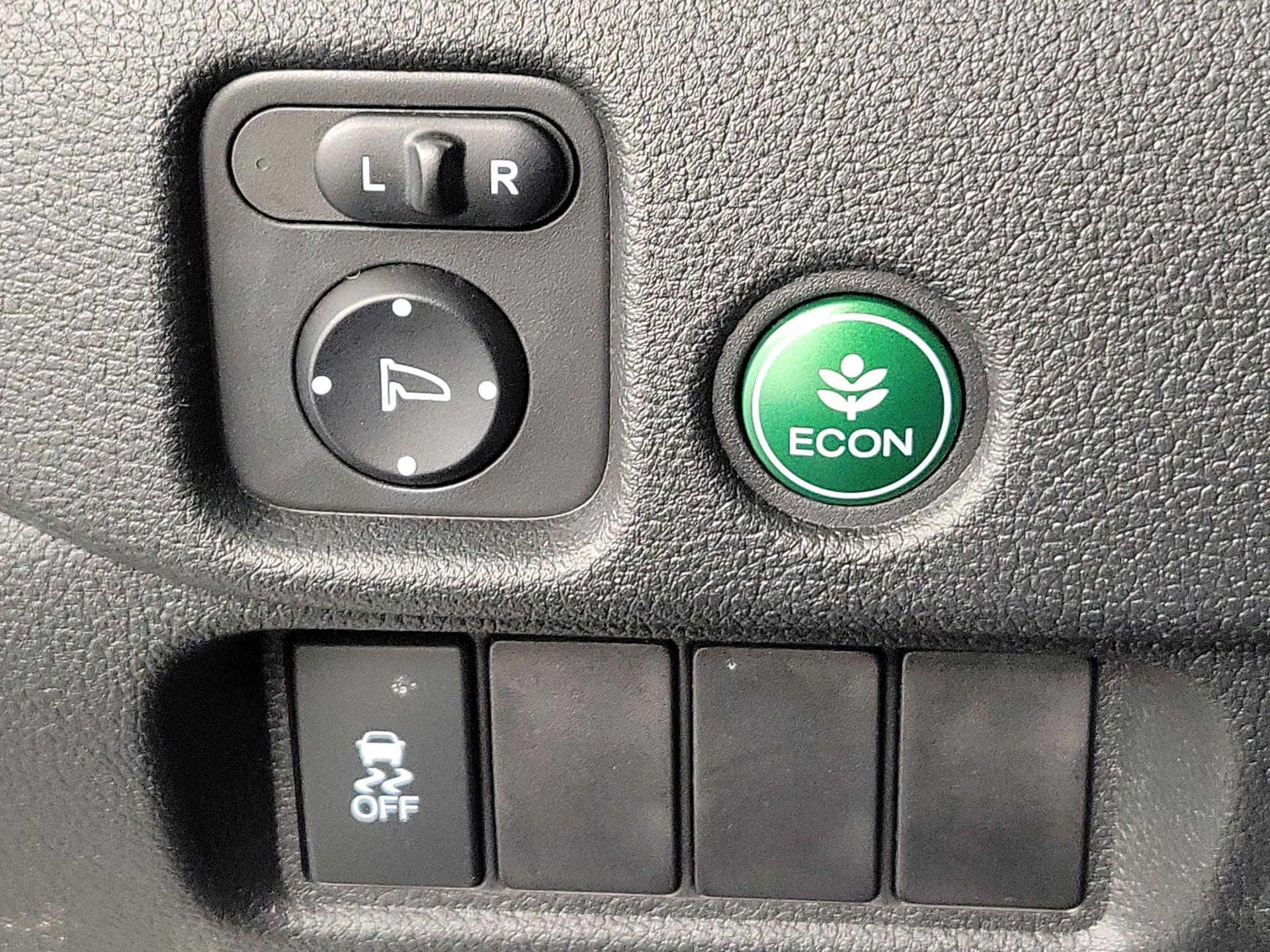 Thumbnail: 2017 Honda Pilot - 13