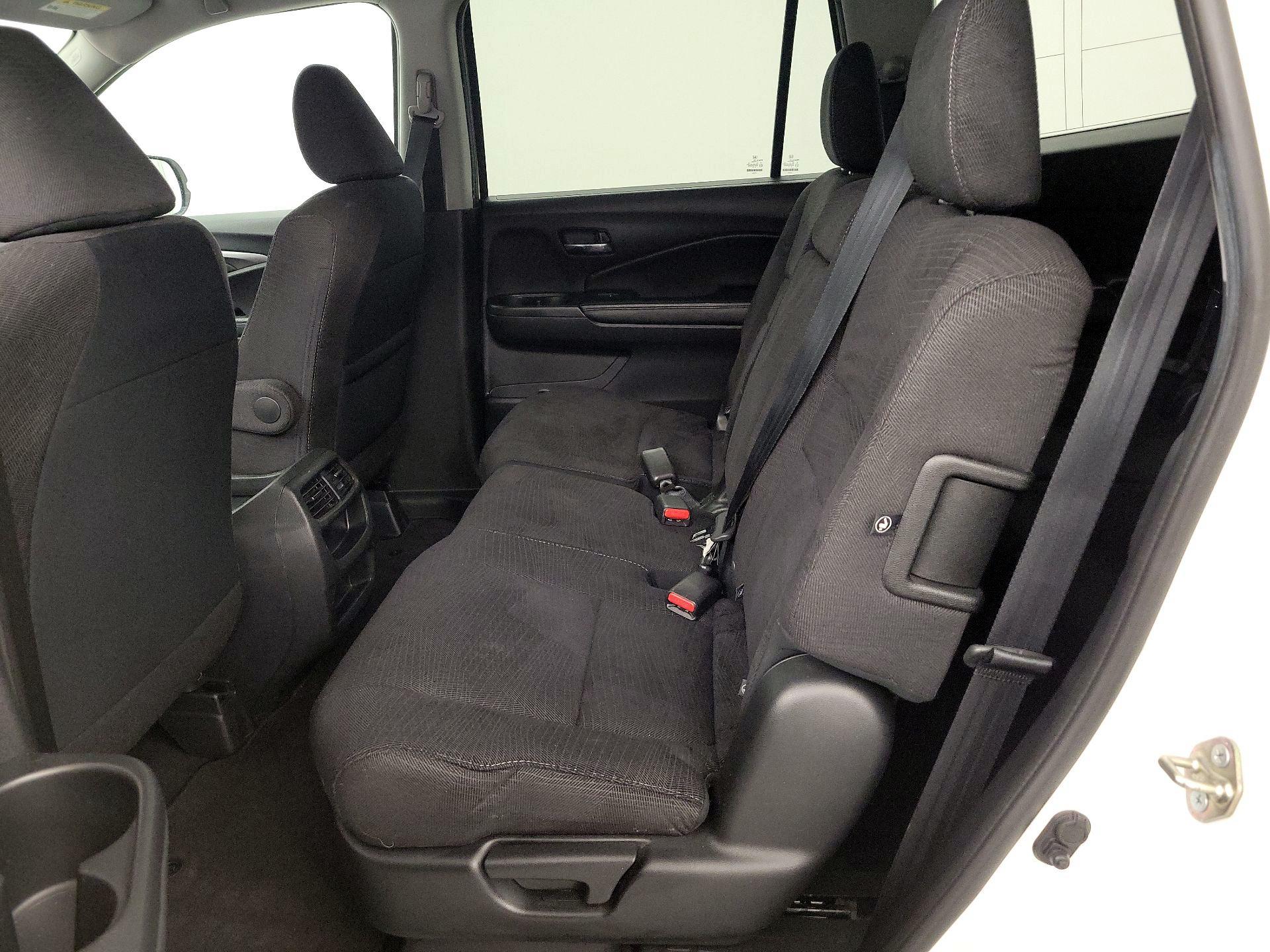 Thumbnail: 2017 Honda Pilot - 19