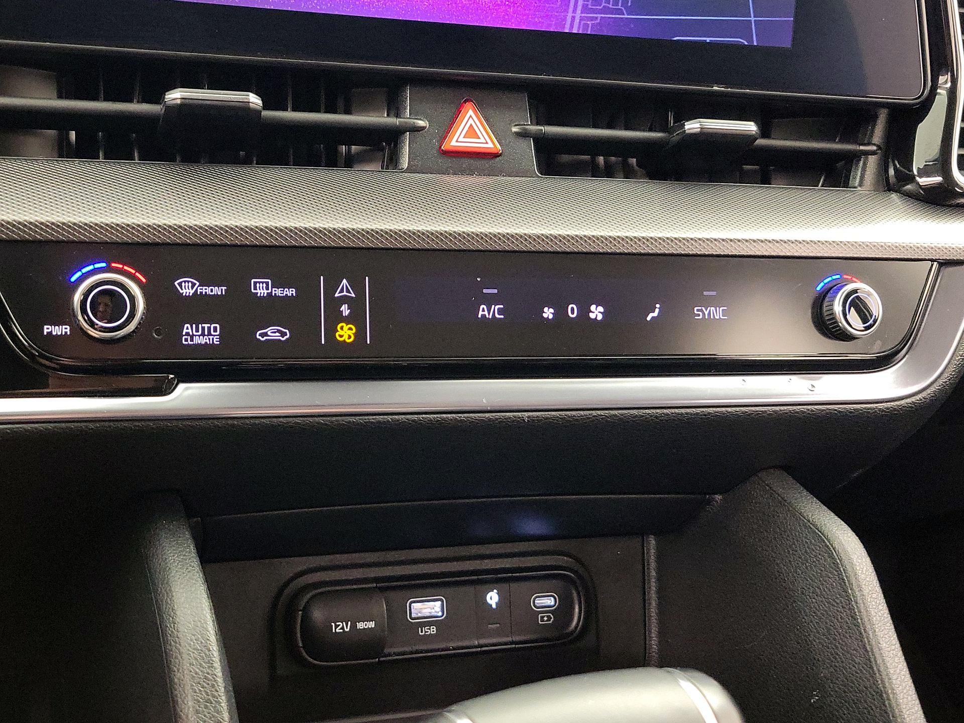 Thumbnail: 2023 Kia Sportage - 17