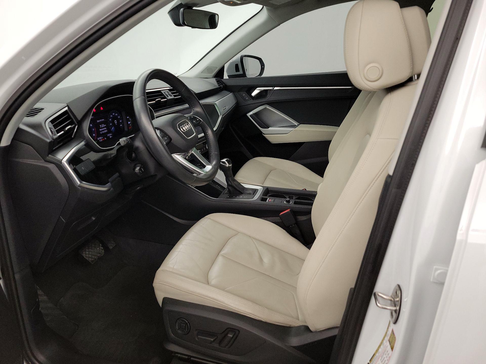 Thumbnail: 2020 Audi Q3 - 11